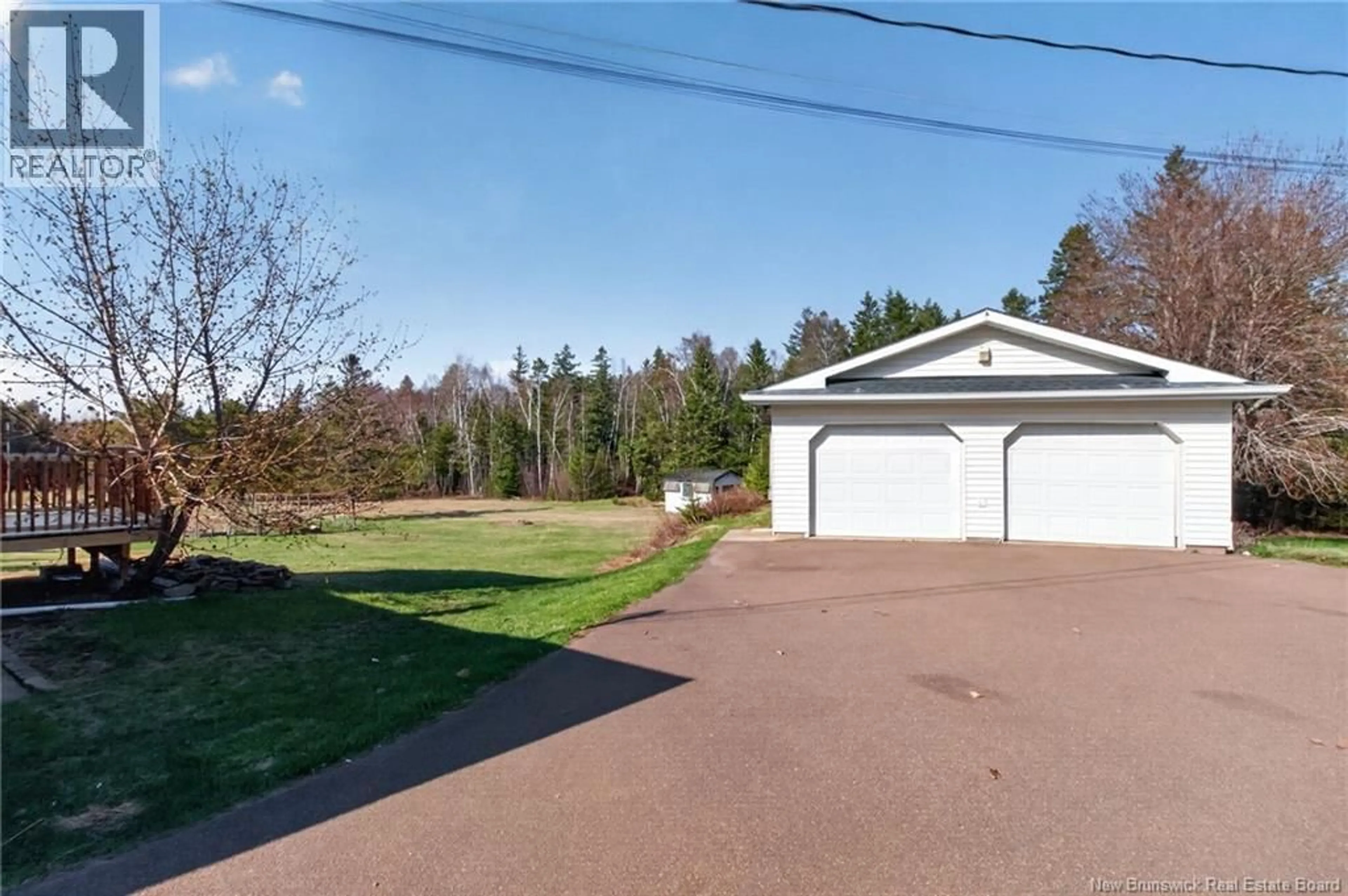 A pic from outside/outdoor area/front of a property/back of a property/a pic from drone, street for 157 SOUTH SHEDIAC RIVER ROAD, Shediac New Brunswick E4R1E5