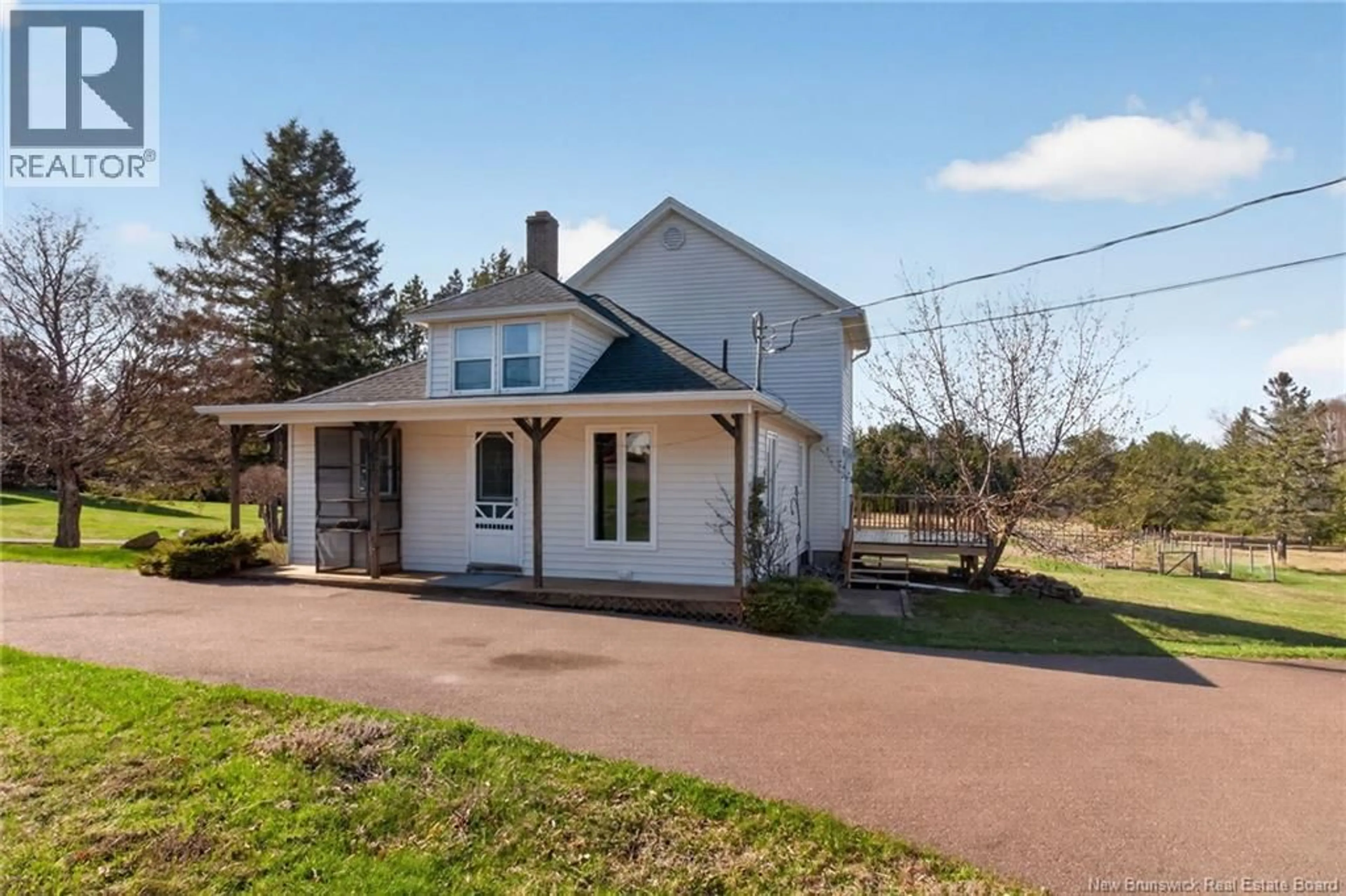 A pic from outside/outdoor area/front of a property/back of a property/a pic from drone, street for 157 SOUTH SHEDIAC RIVER ROAD, Shediac New Brunswick E4R1E5