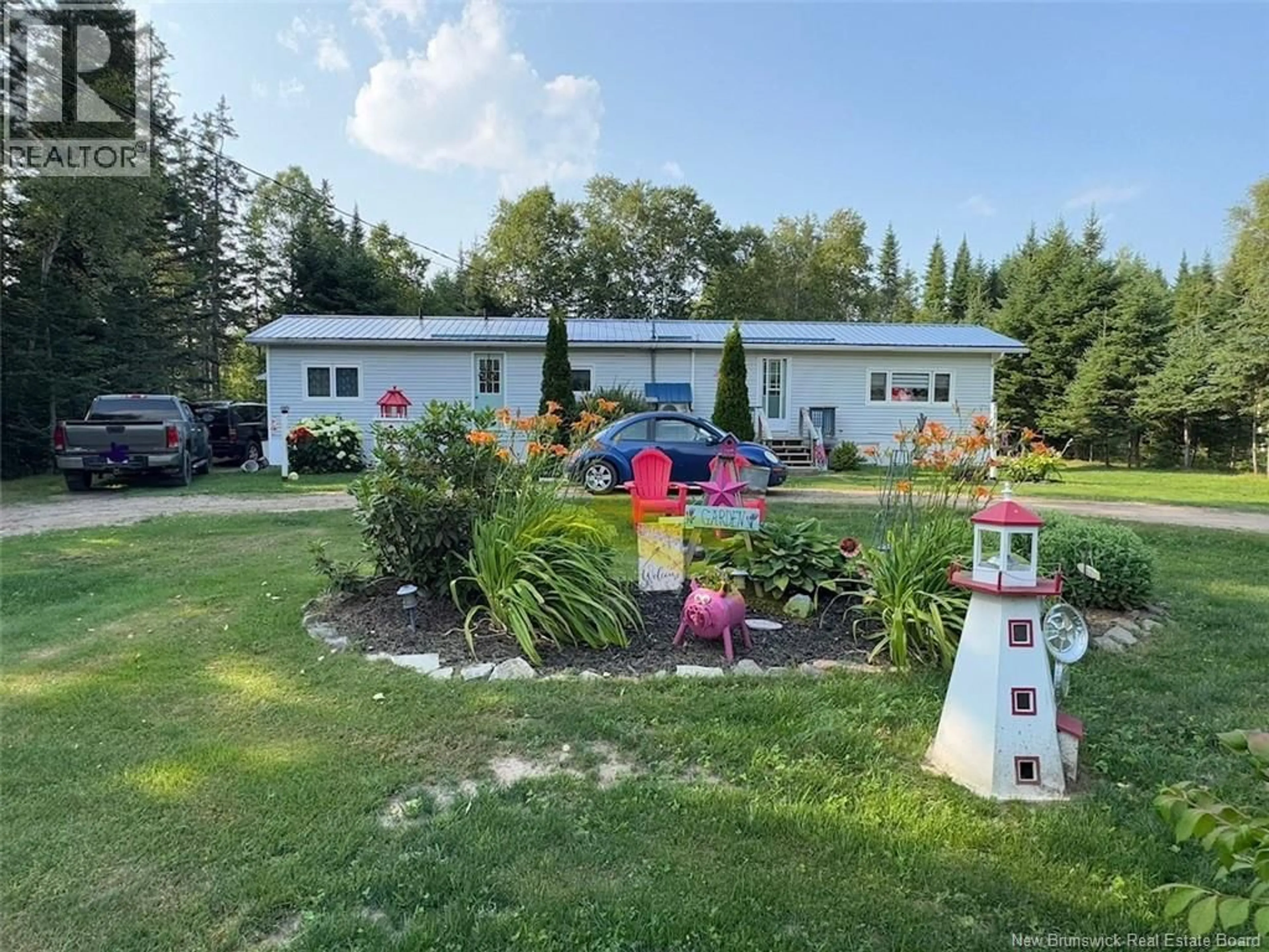 A pic from outside/outdoor area/front of a property/back of a property/a pic from drone, water/lake/river/ocean view for 71 DU PARC ROAD, Shediac River New Brunswick E4R1H2