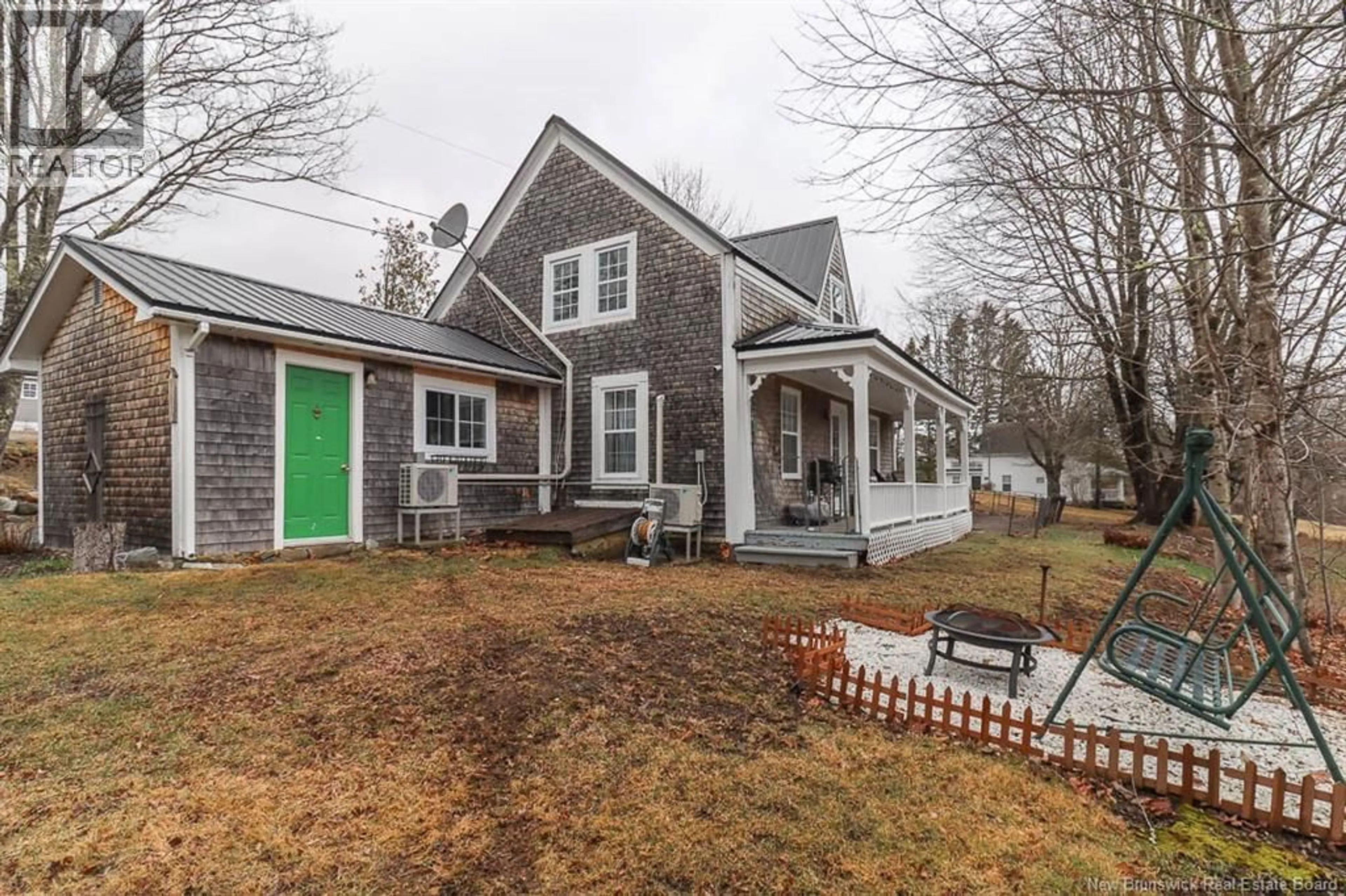 A pic from outside/outdoor area/front of a property/back of a property/a pic from drone, street for 10 PANCAKE HILL RD, St George New Brunswick E5C3K9