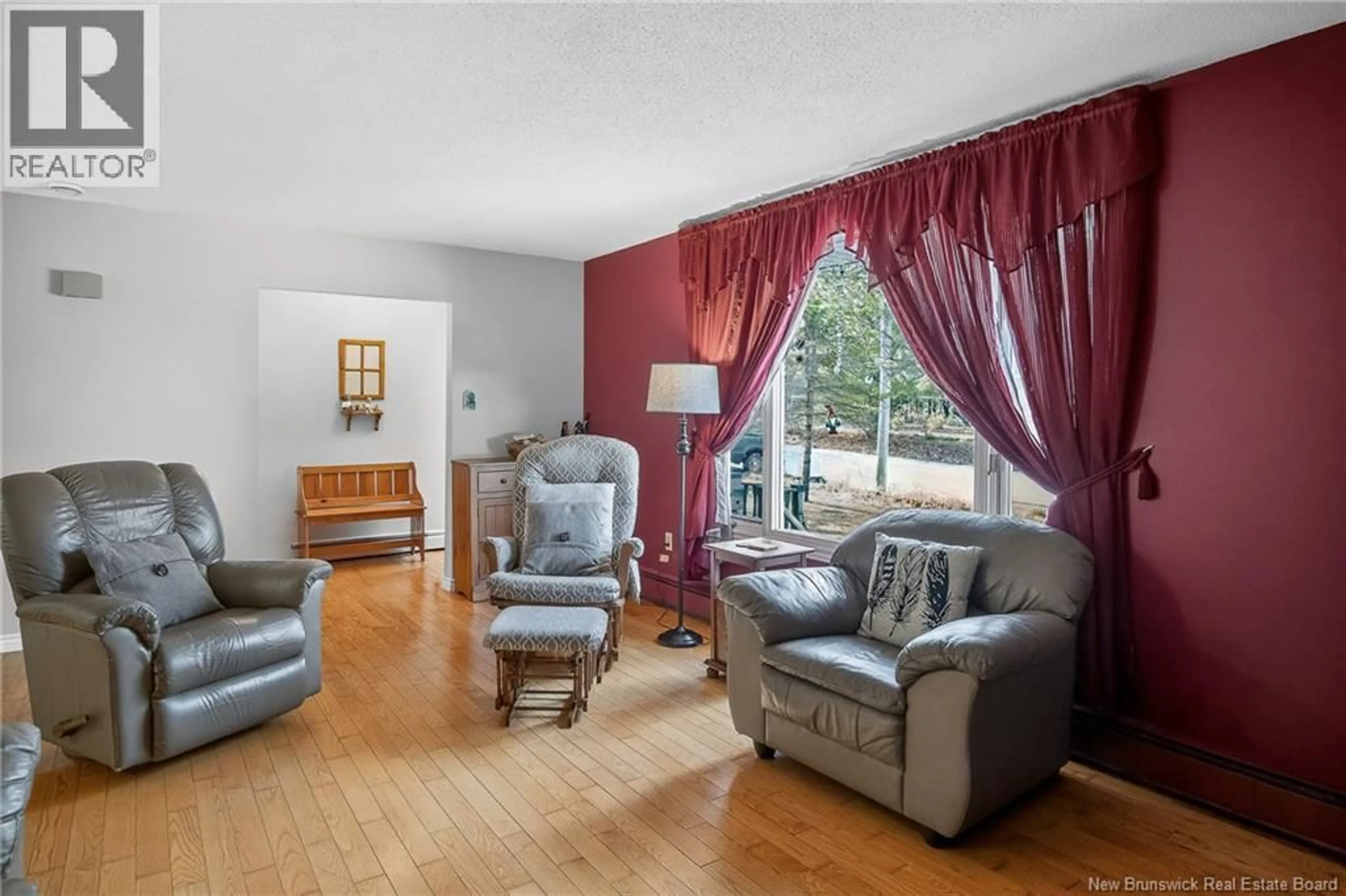 Living room with furniture, wood/laminate floor for 315 HALL ROAD, Hampton New Brunswick E5N5K9