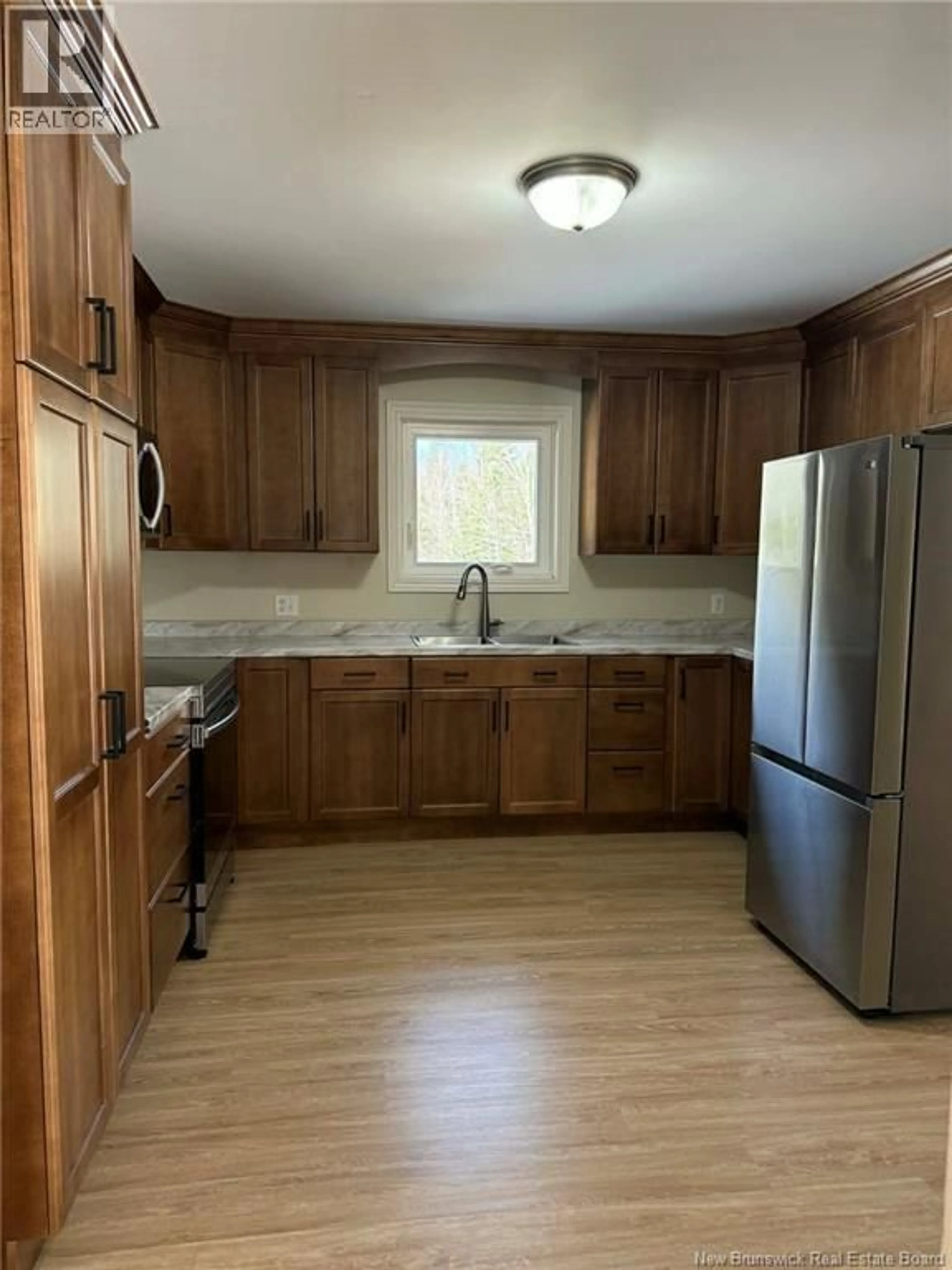 Standard kitchen, unknown for 309 MCKINNON ROAD, Miramichi New Brunswick E1V5Y8