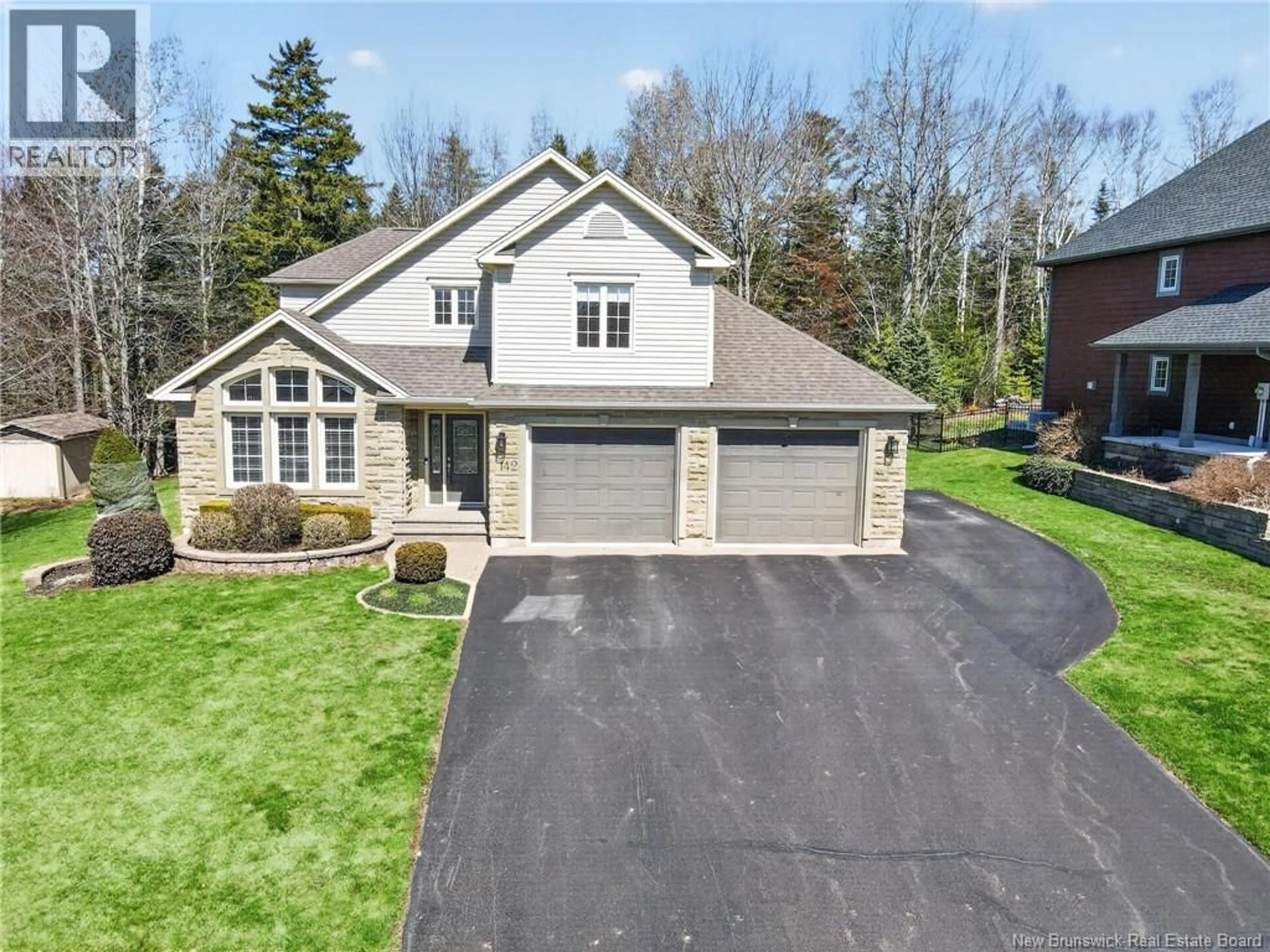 A pic from outside/outdoor area/front of a property/back of a property/a pic from drone, street for 142 DU GOLF STREET, Dieppe New Brunswick E1A8J6