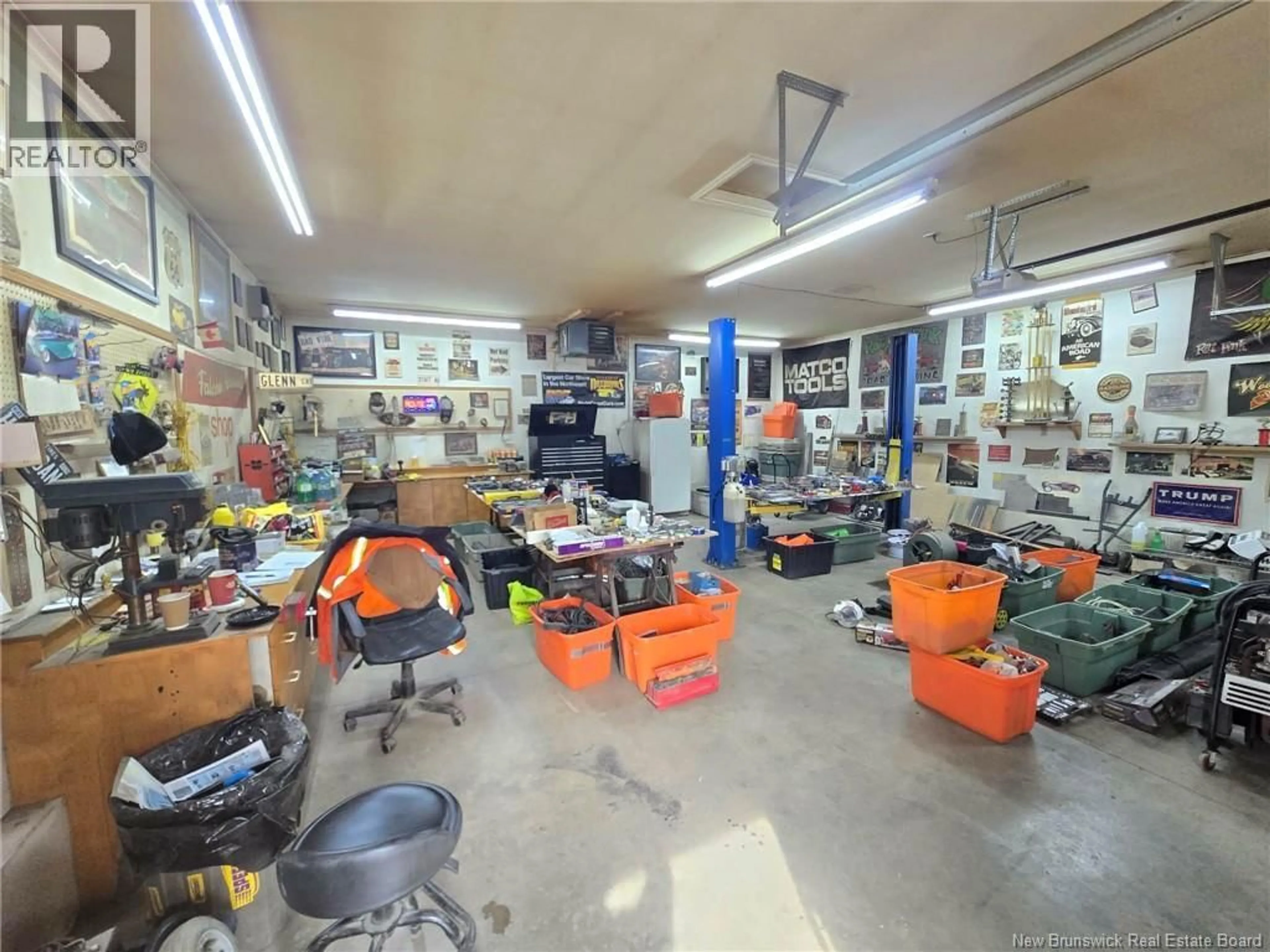 Indoor garage for 81 PRINCIPALE, Pointe-Verte New Brunswick E8J2W2