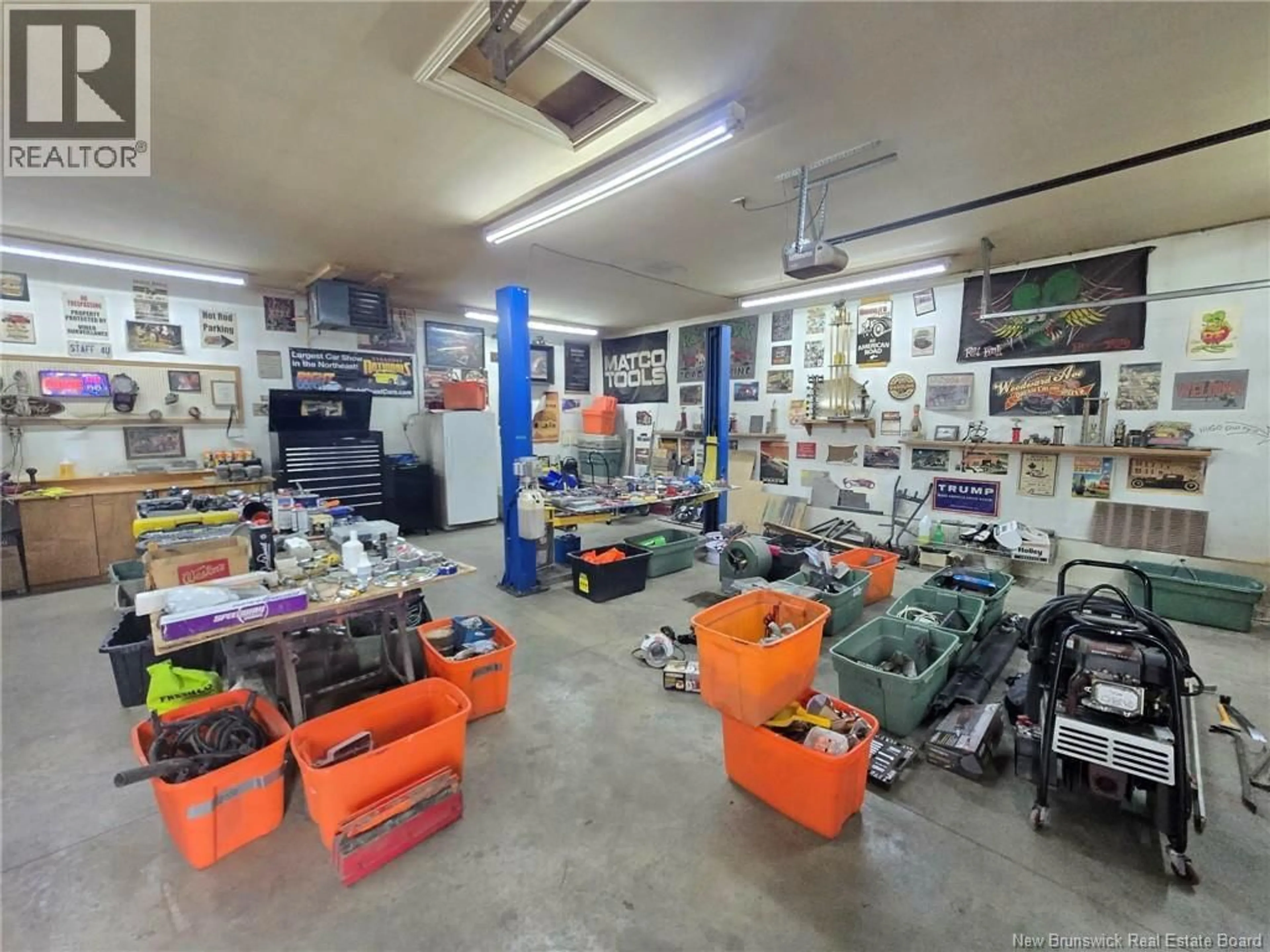 Indoor garage for 81 PRINCIPALE, Pointe-Verte New Brunswick E8J2W2