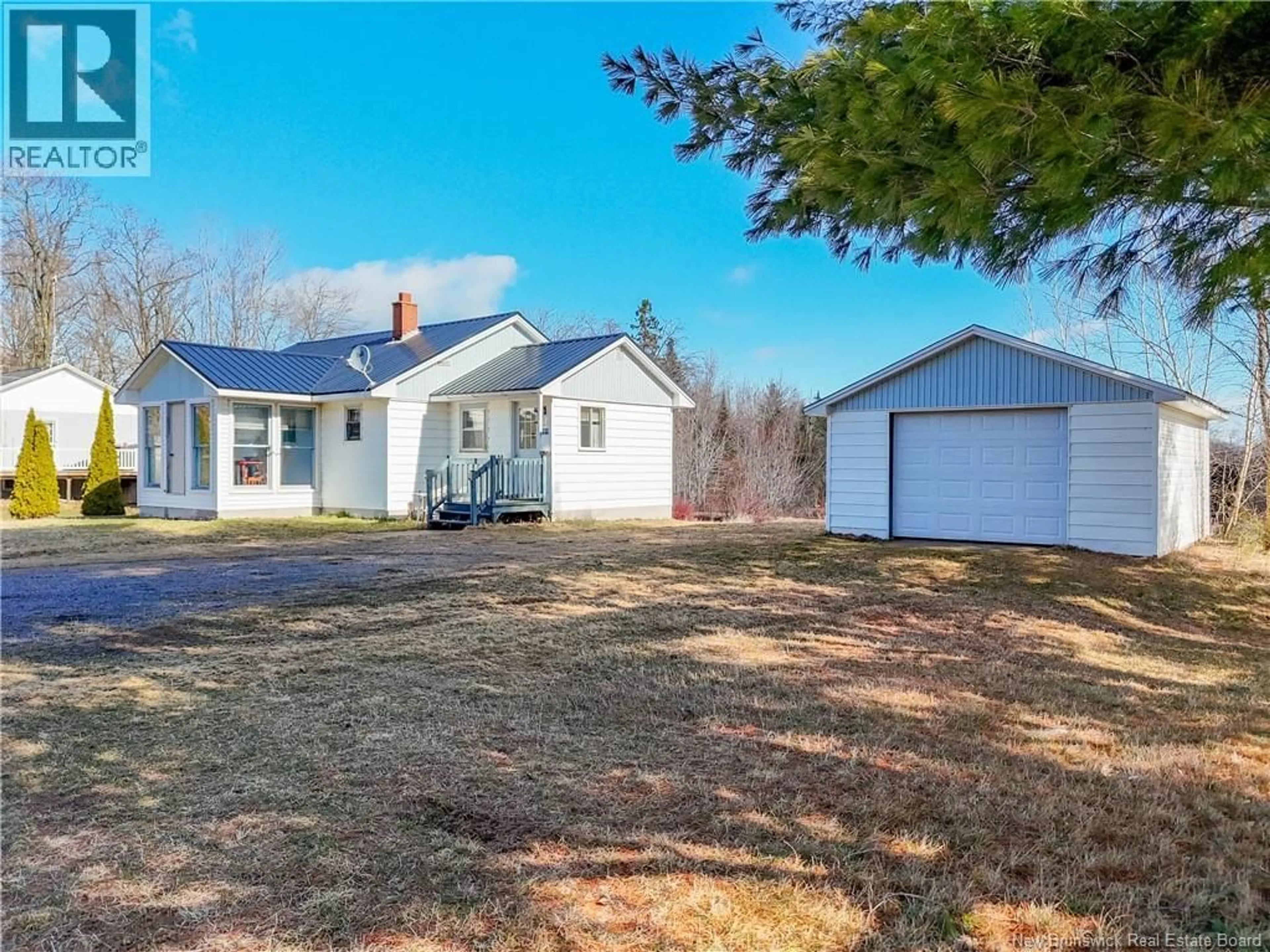 A pic from outside/outdoor area/front of a property/back of a property/a pic from drone, street for 899 ROUTE 102, Swan Creek New Brunswick E2V2Y3