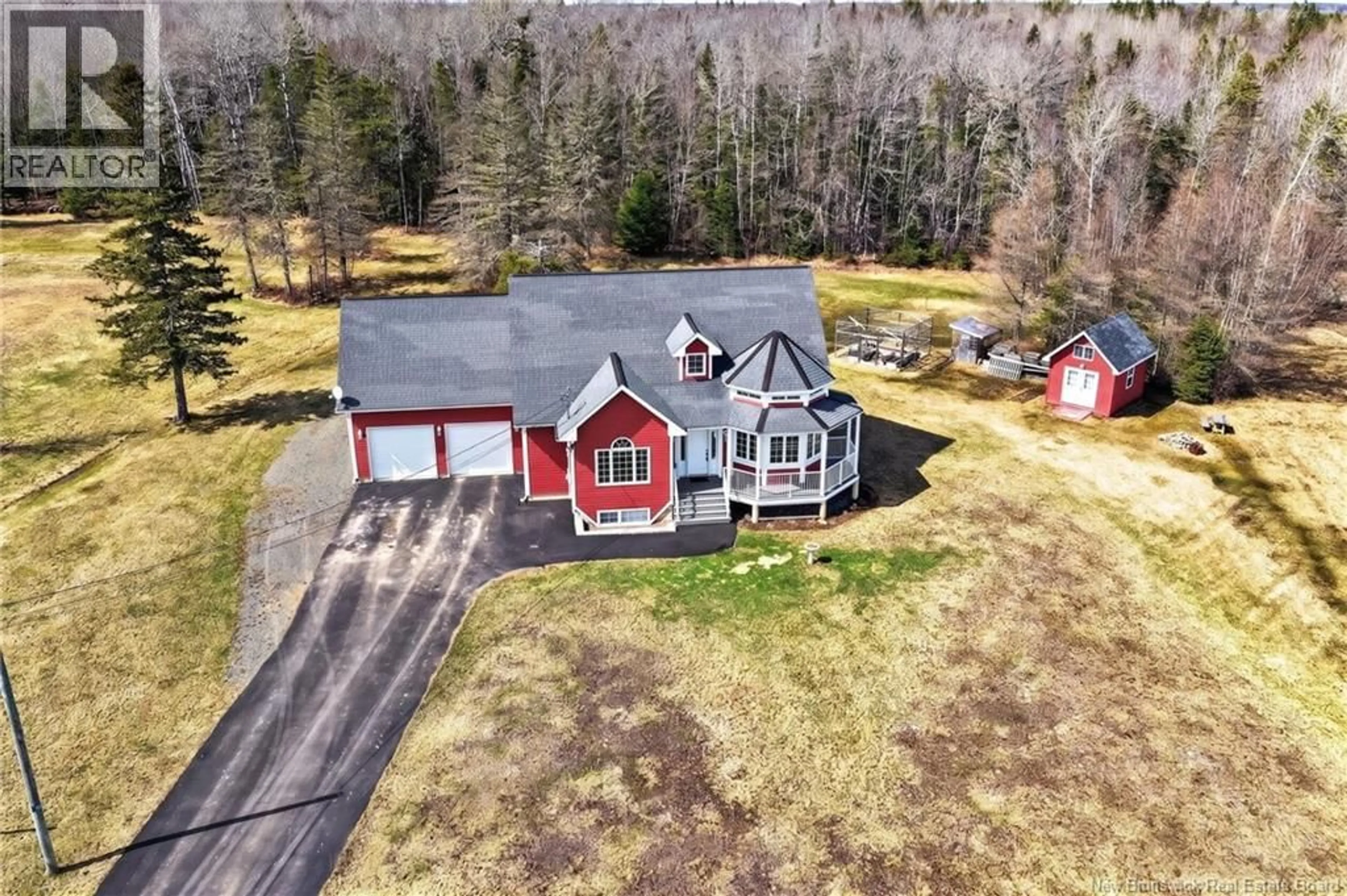 A pic from outside/outdoor area/front of a property/back of a property/a pic from drone, street for 17 OLD AIRPORT ROAD, Shediac River New Brunswick E4R6A7