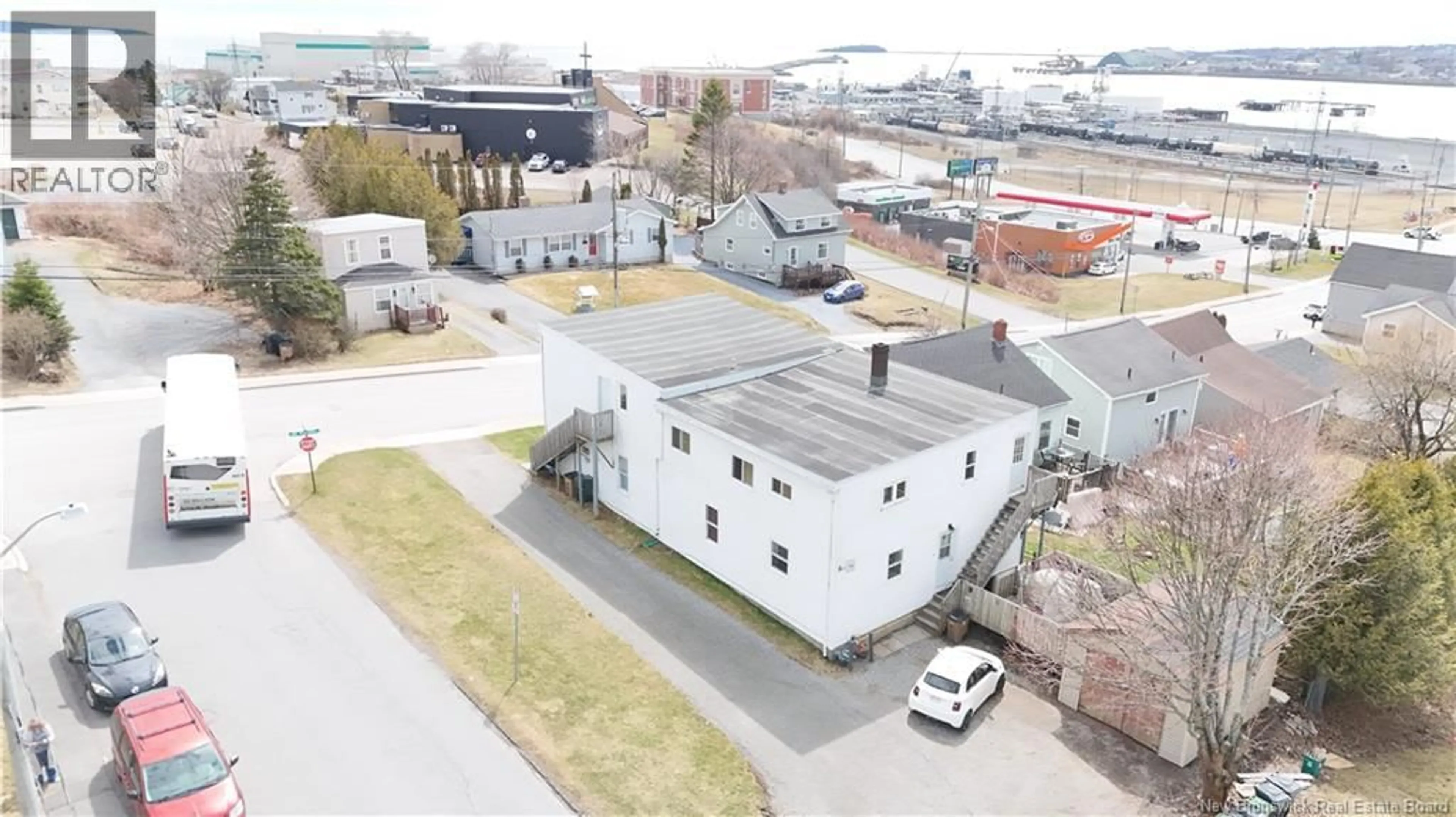 A pic from outside/outdoor area/front of a property/back of a property/a pic from drone, building for 45-47 MOUNT PLEASANT AVE, Saint John New Brunswick E2J1T1