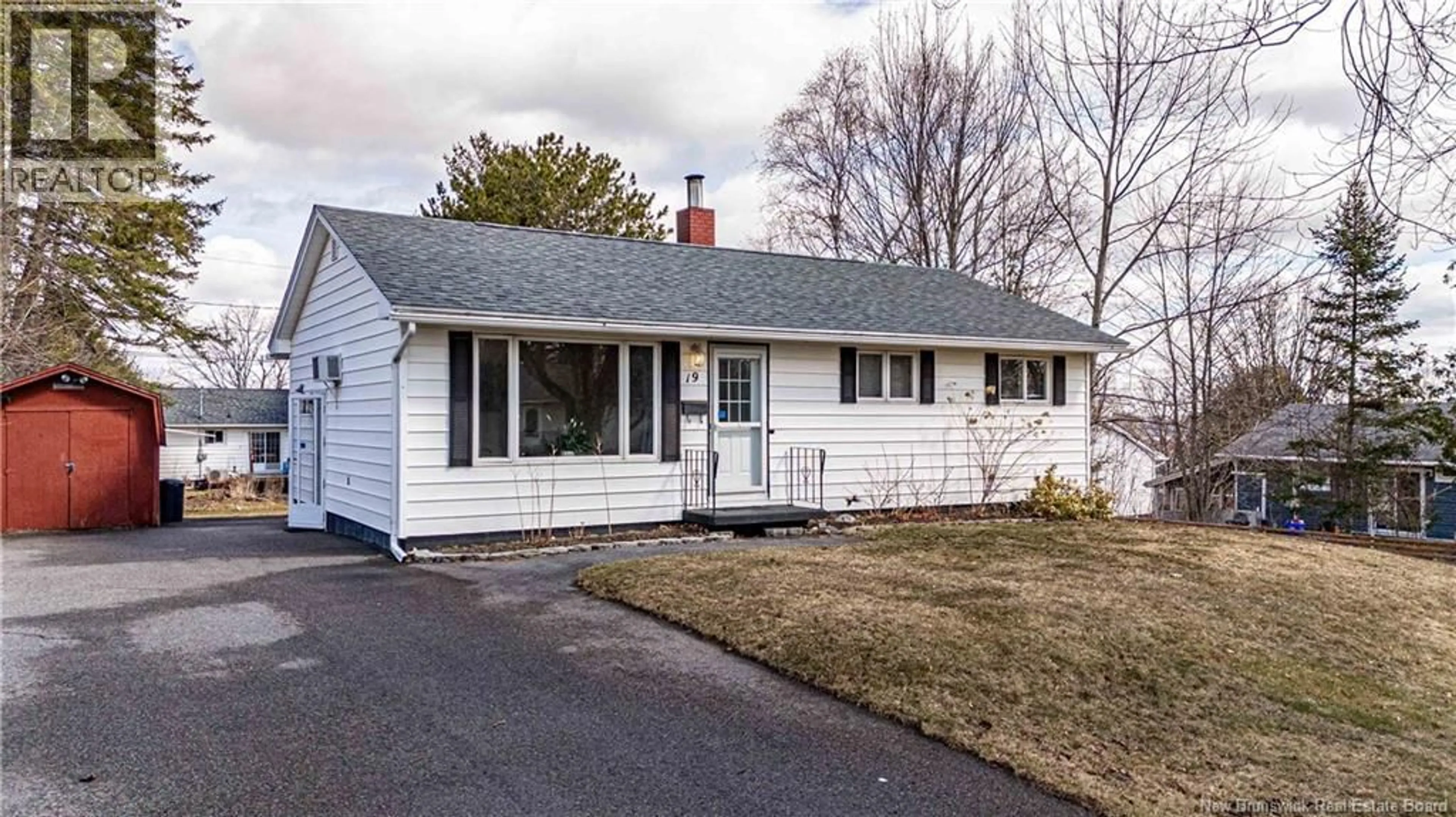 Home with vinyl exterior material, street for 19 COVENTRY CRESCENT, Fredericton New Brunswick E3B4P4