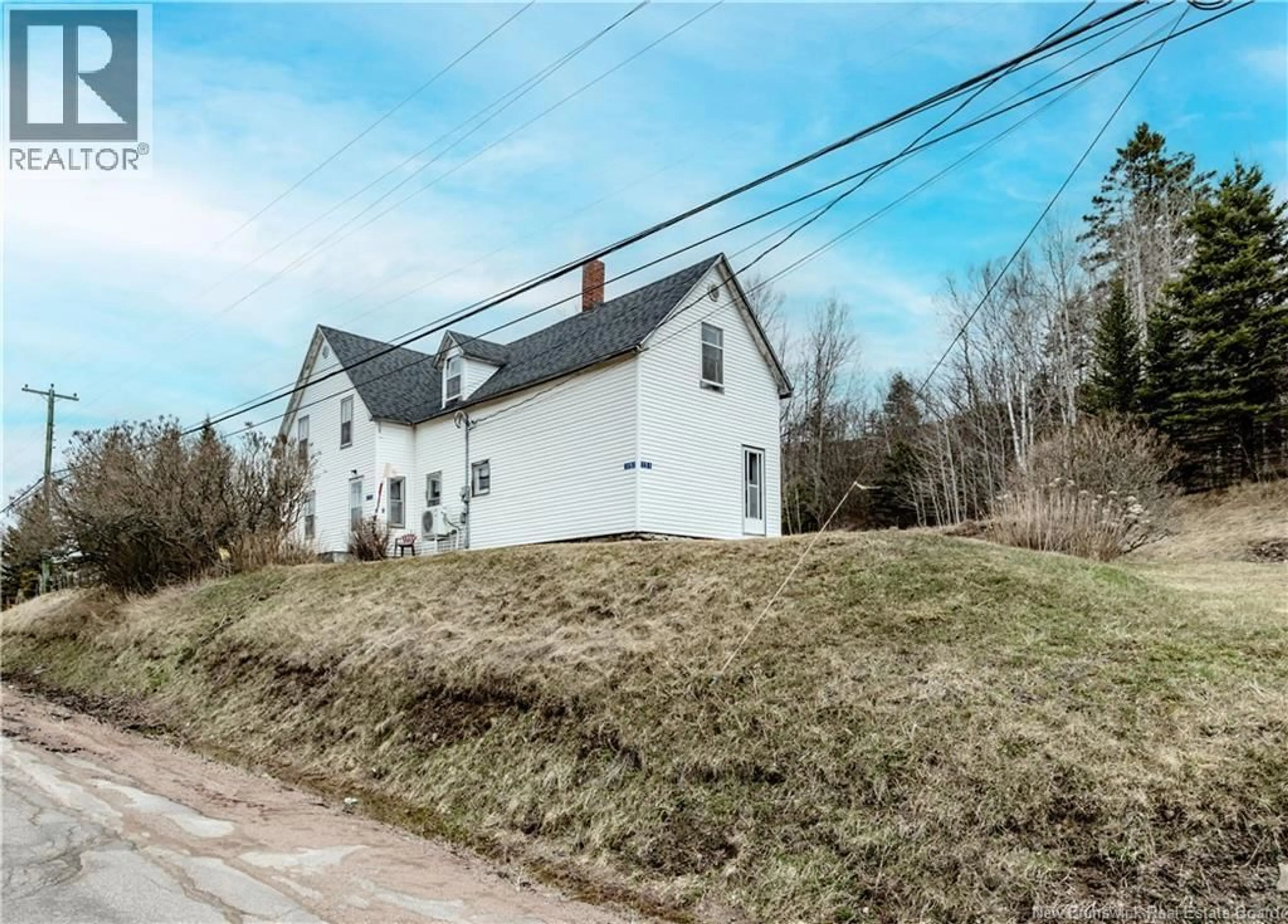 A pic from outside/outdoor area/front of a property/back of a property/a pic from drone, street for 1151 ROYAL, Memramcook New Brunswick E4K1Y2