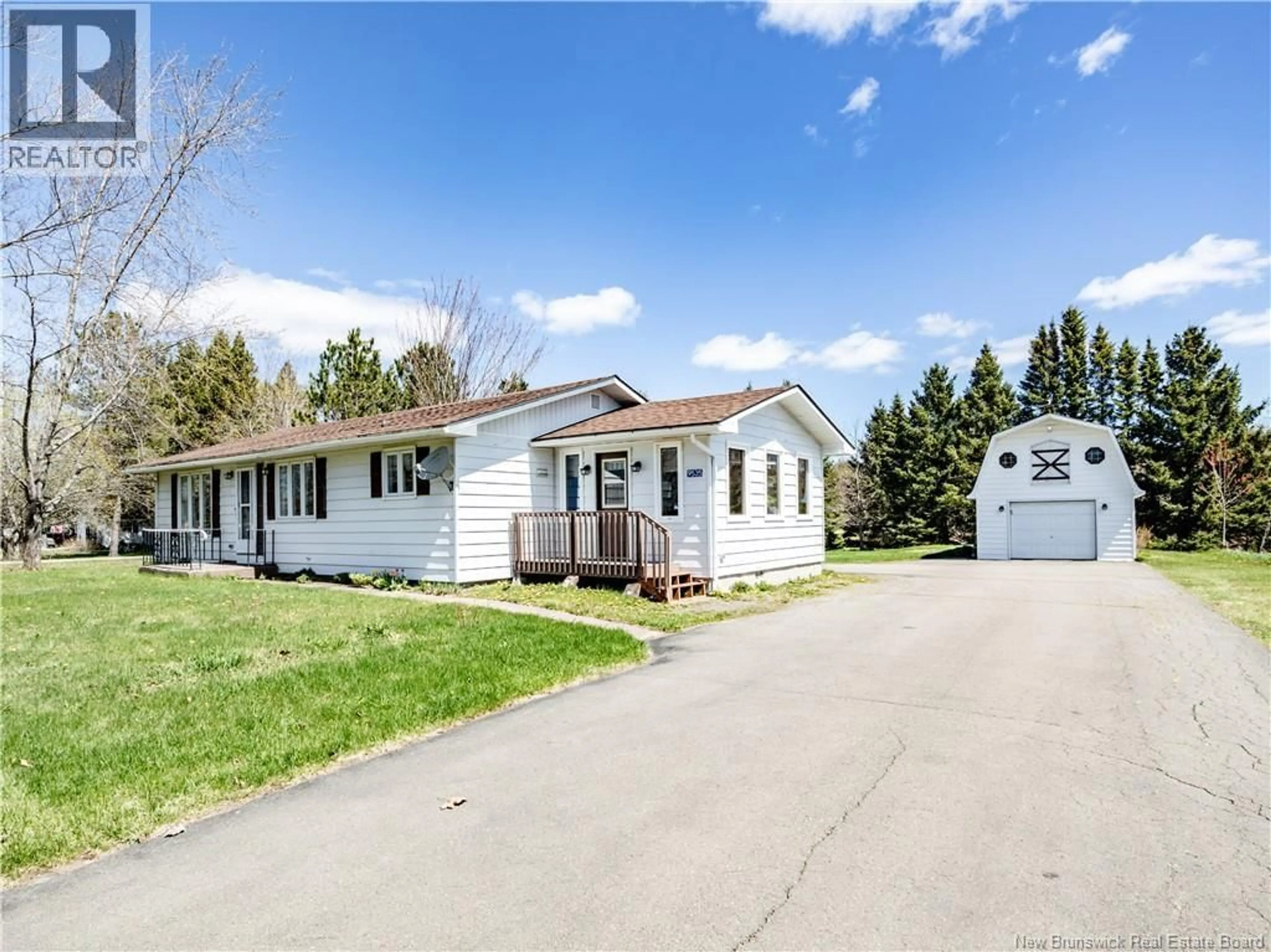 Home with vinyl exterior material, street for 9535 MAIN STREET, Richibucto New Brunswick E4W4C2