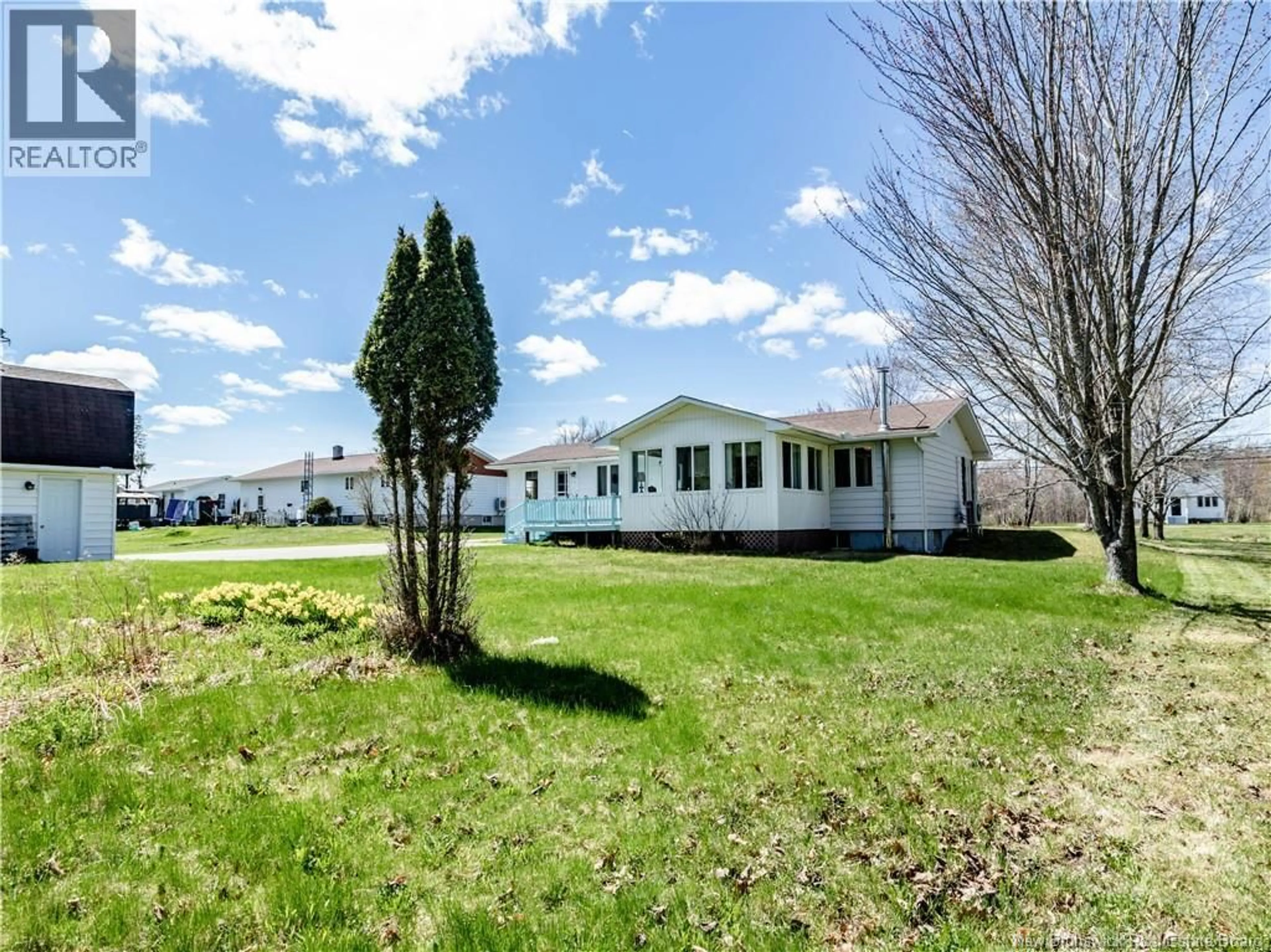 A pic from outside/outdoor area/front of a property/back of a property/a pic from drone, water/lake/river/ocean view for 9535 MAIN STREET, Richibucto New Brunswick E4W4C2