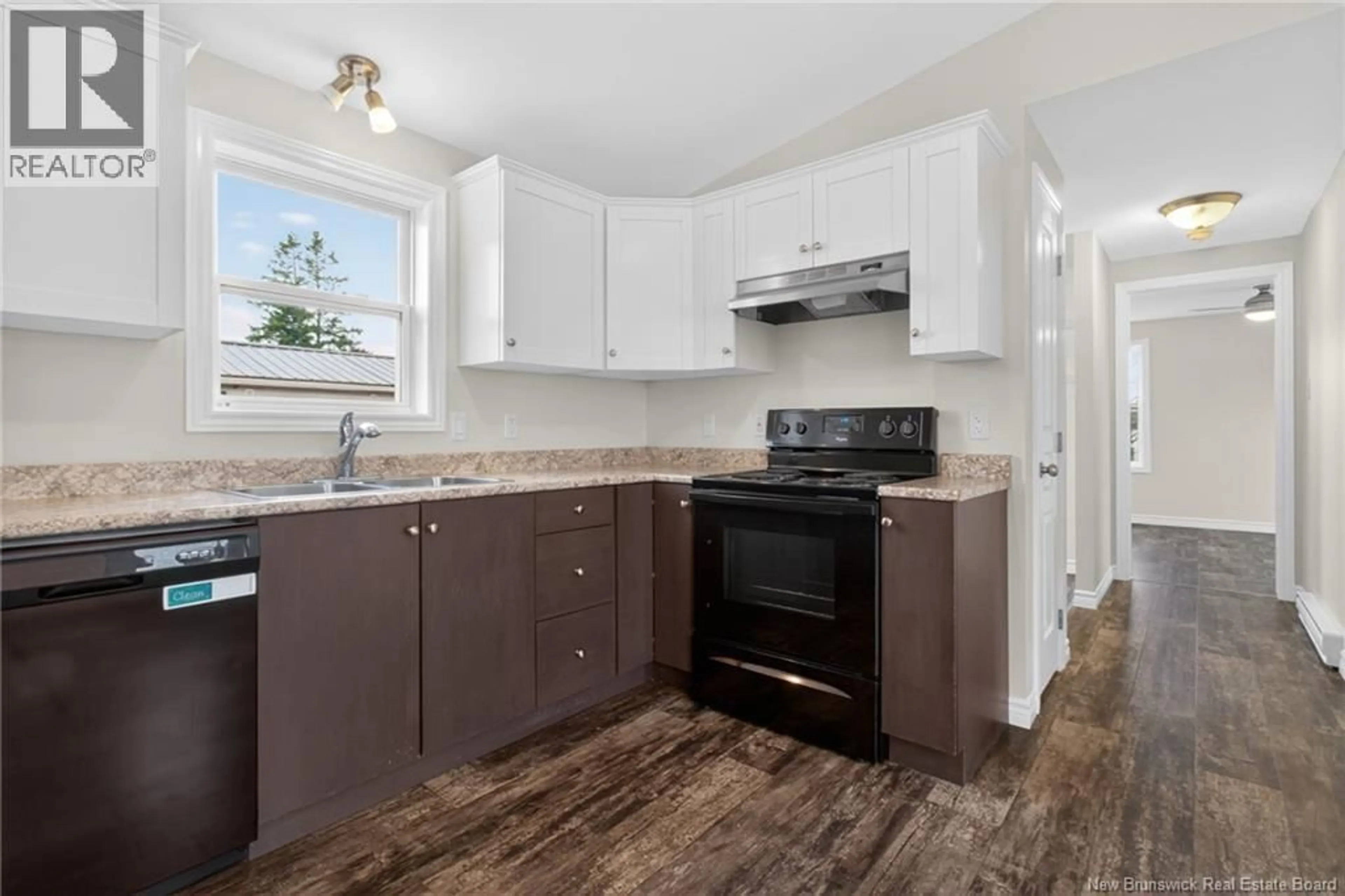 Standard kitchen, unknown for 31 GERALD BOULEVARD, Moncton New Brunswick E1E3T3