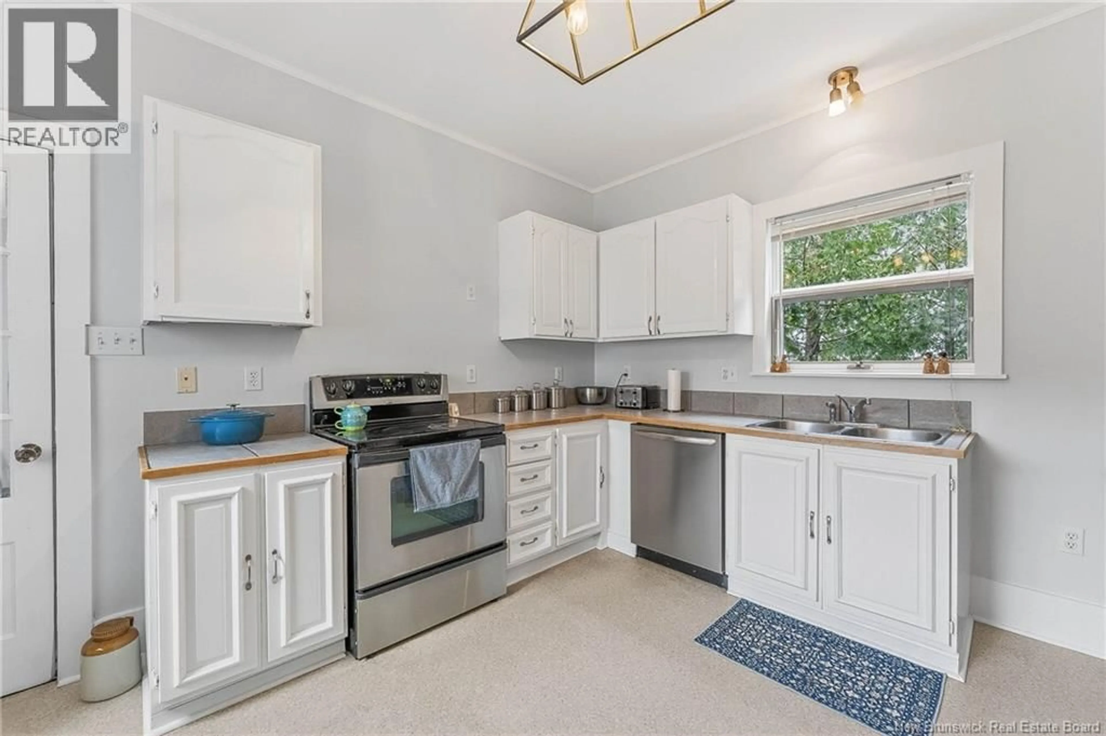 Standard kitchen, ceramic/tile floor for 42 PRINCESS, St. Stephen New Brunswick E3L2E8