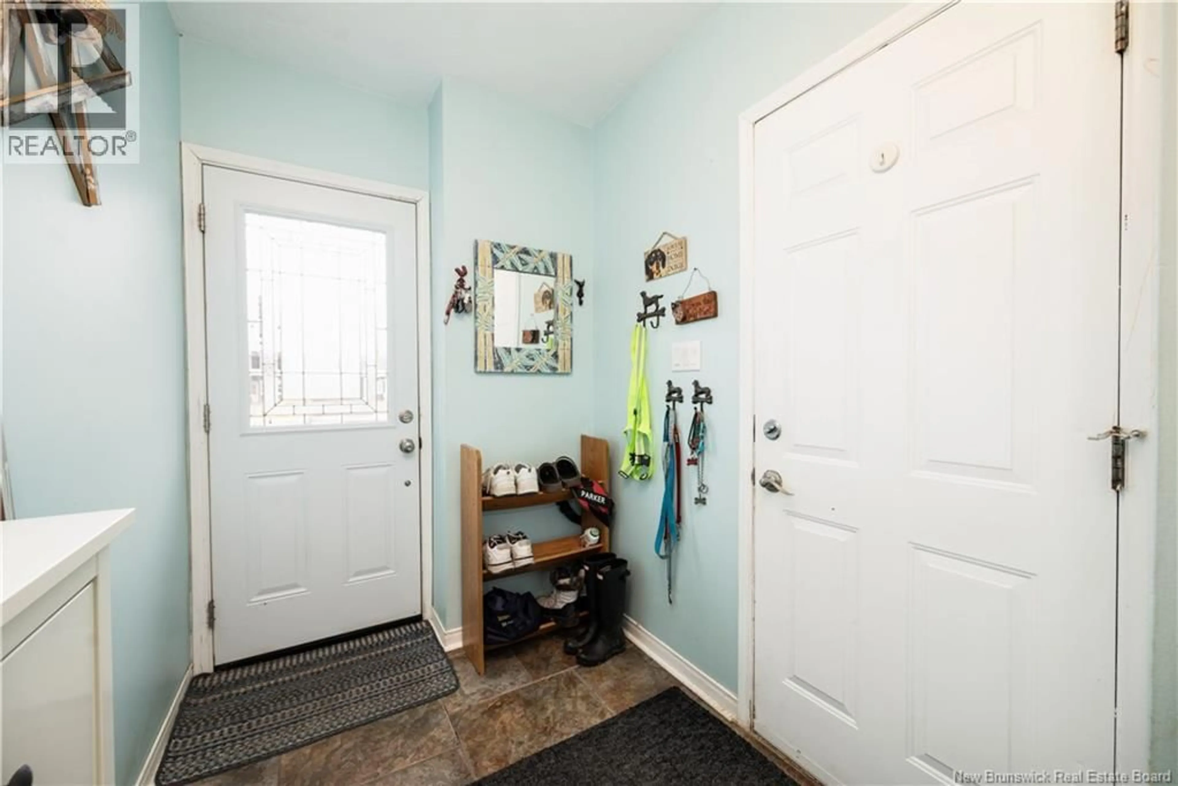 Indoor entryway for 56 YVON STREET, Saint-Antoine New Brunswick E4V1P8