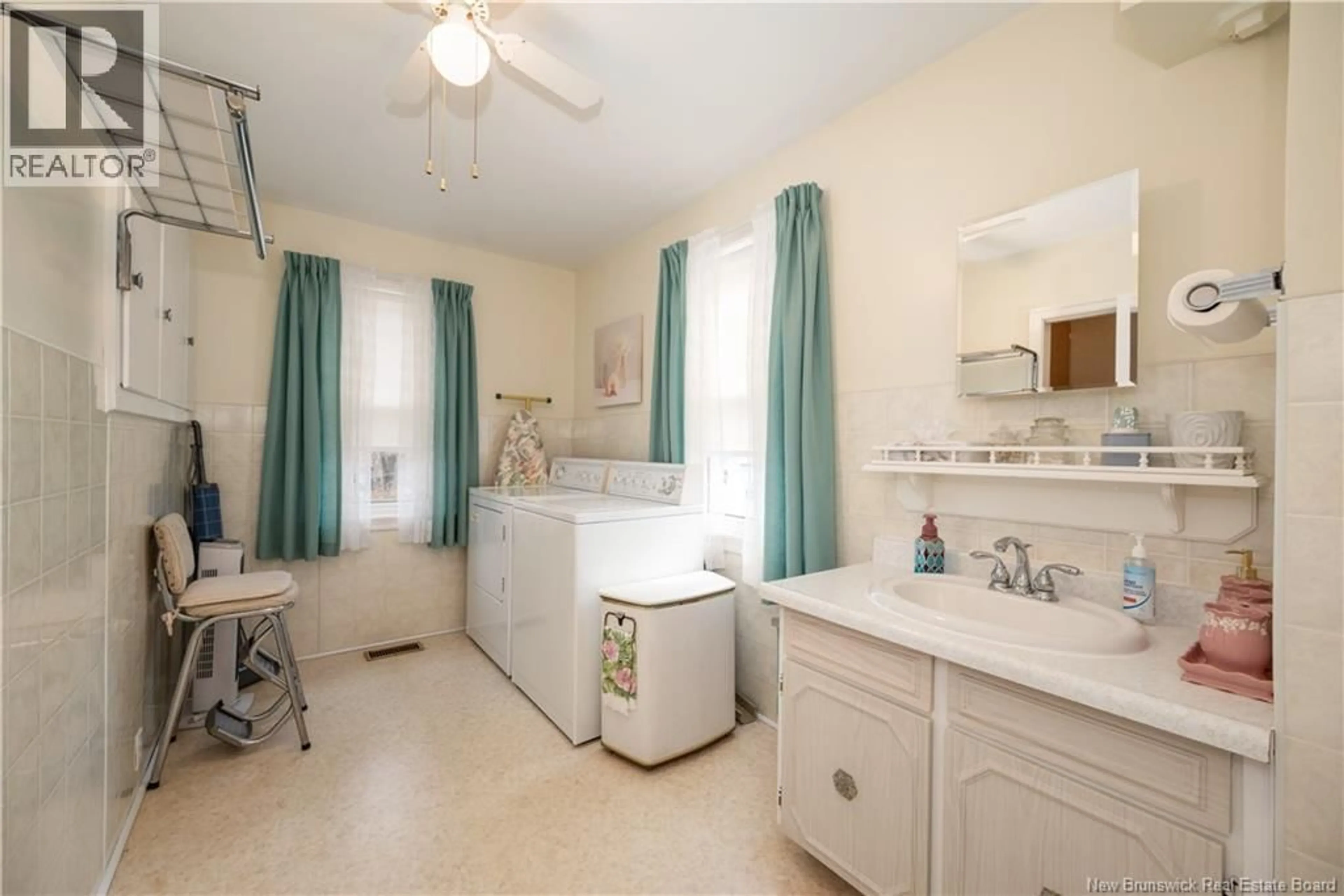 Standard bathroom, ceramic/tile floor for 43 BIRCH STREET, Minto New Brunswick E4B3L7