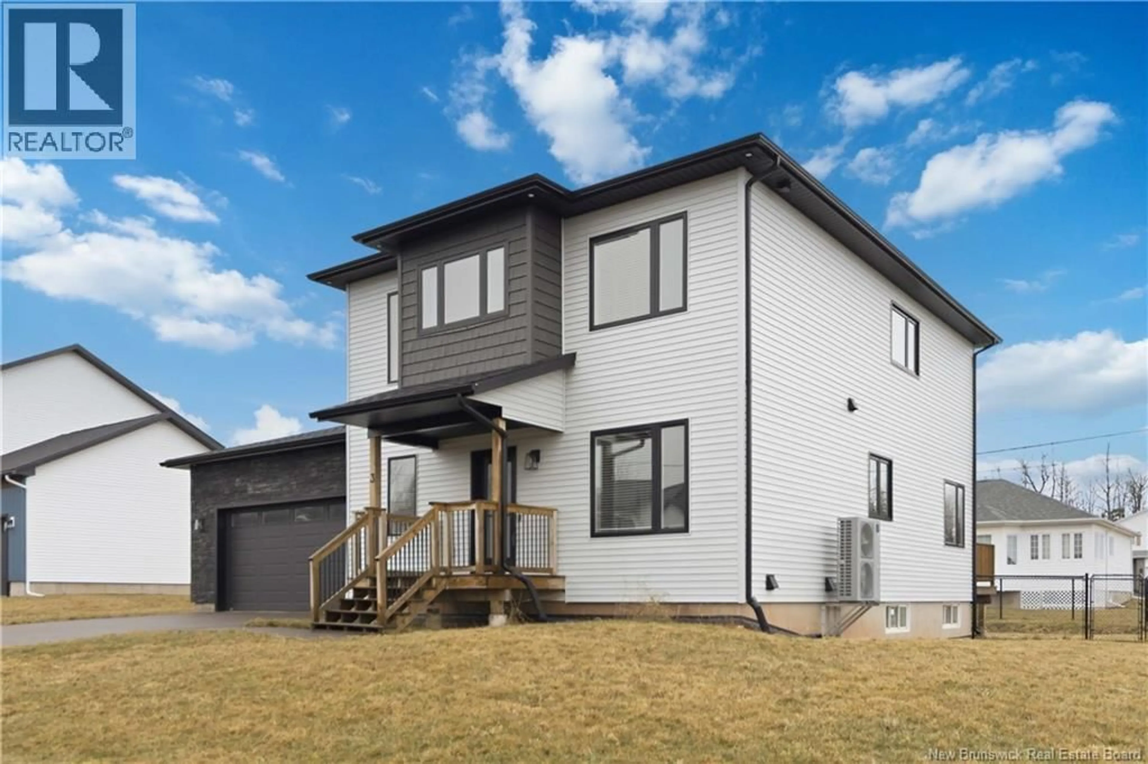 Home with vinyl exterior material, unknown for 3 HEROS COURT, Moncton New Brunswick E1G6A3