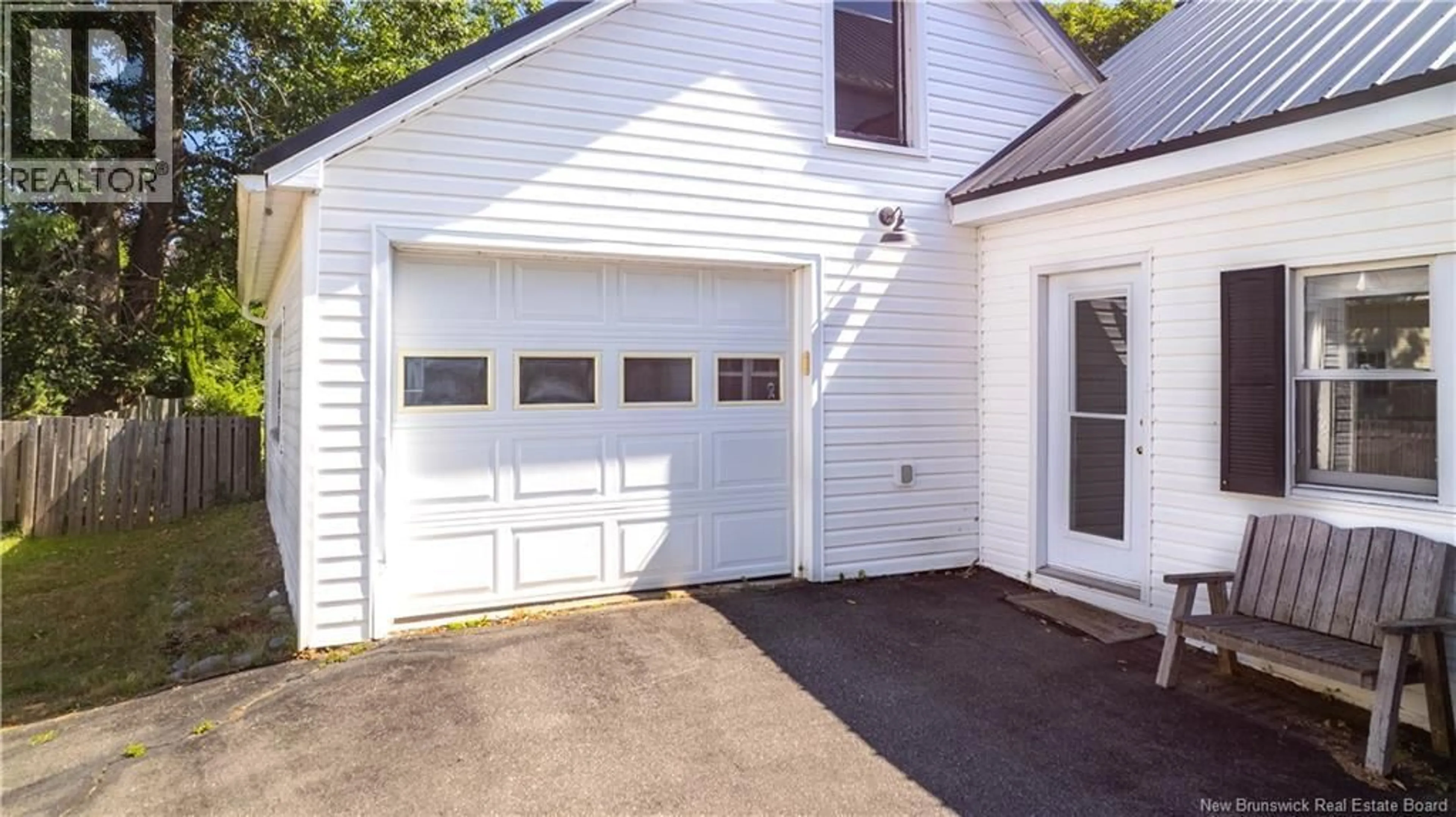 Indoor garage for 44 QUEEN STREET, Saint Andrews New Brunswick E5B1C4