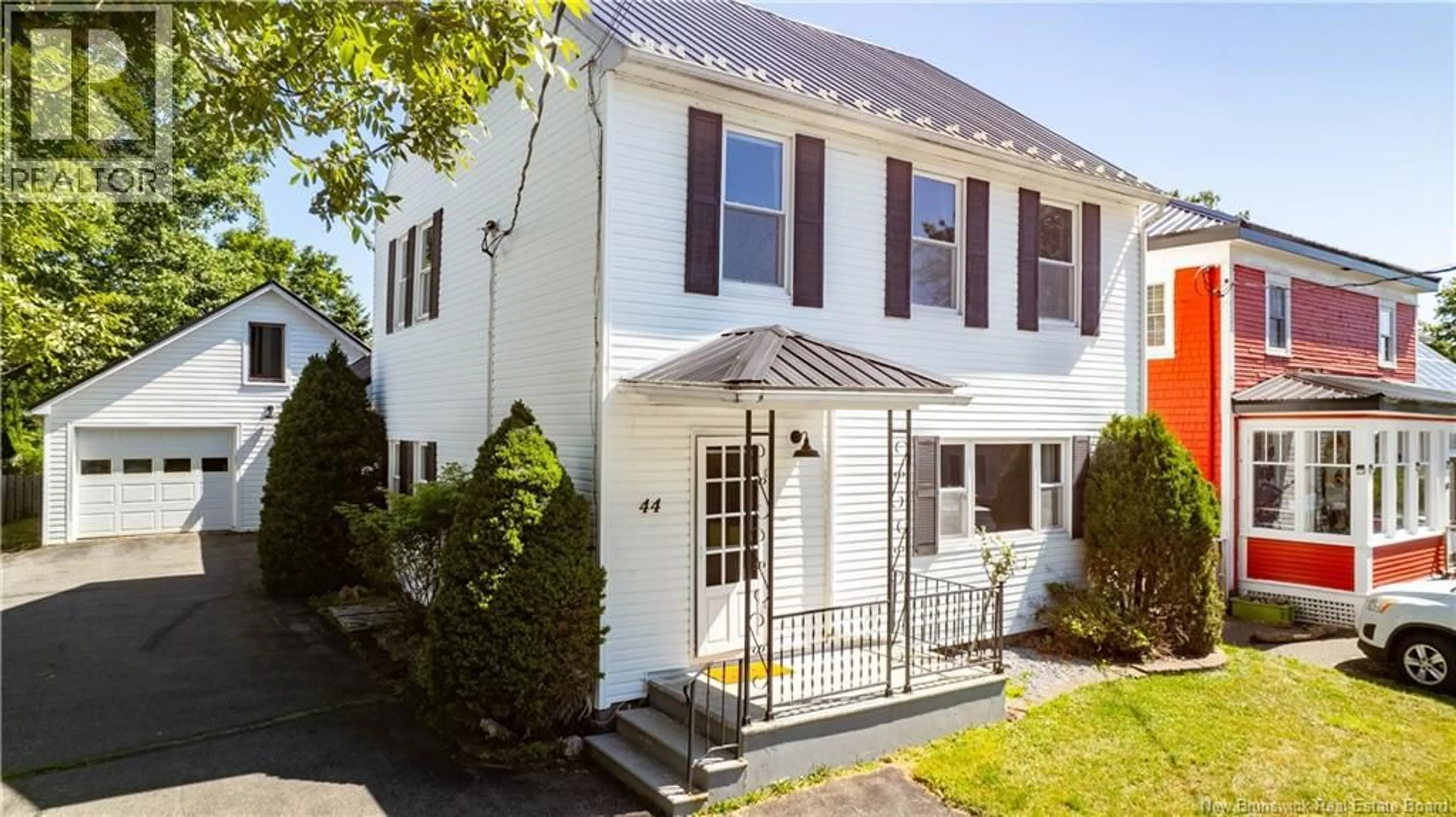 Home with vinyl exterior material, street for 44 QUEEN STREET, Saint Andrews New Brunswick E5B1C4