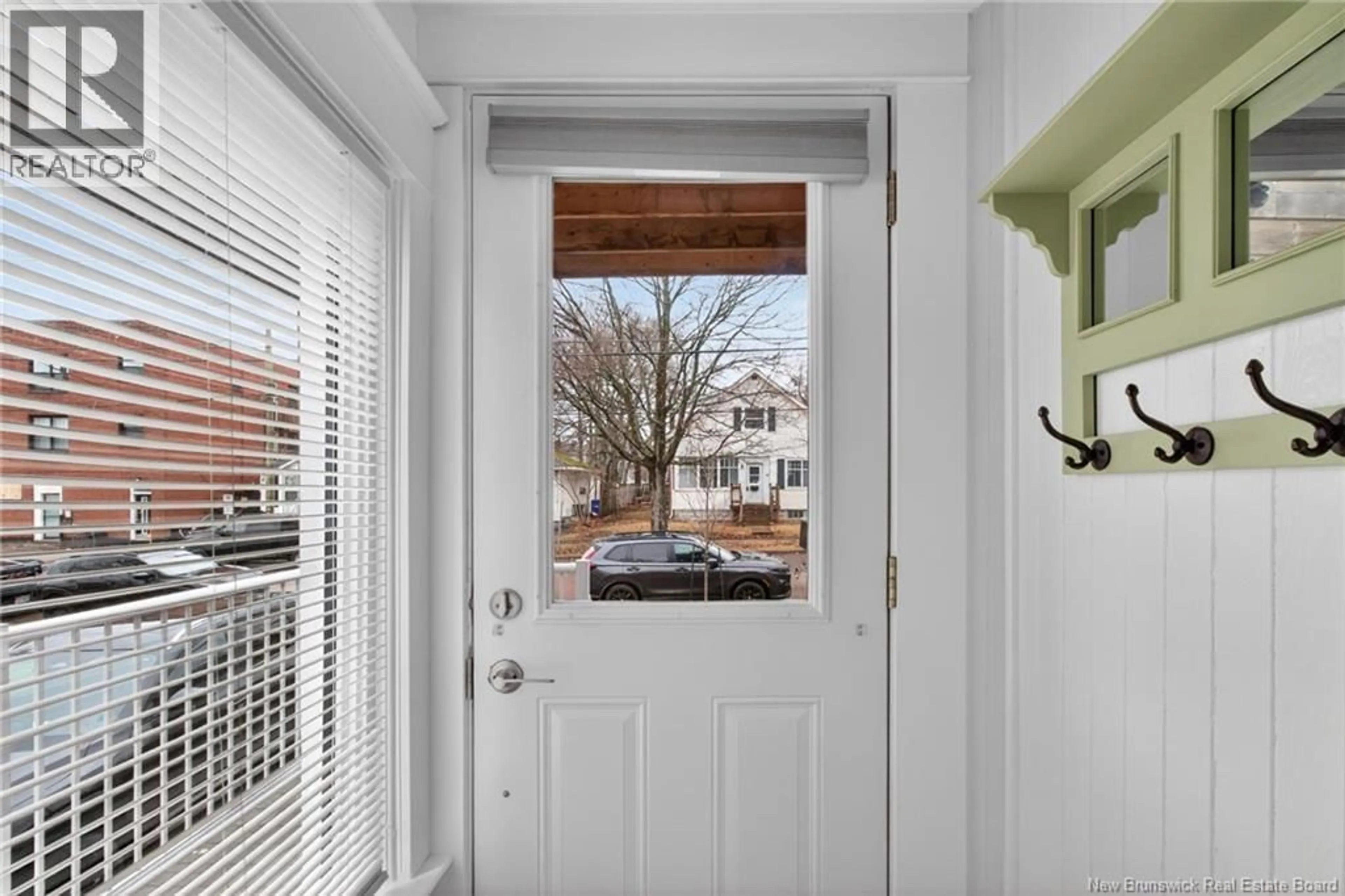 Indoor entryway for 21 PORTLEDGE, Moncton New Brunswick E1C5S6