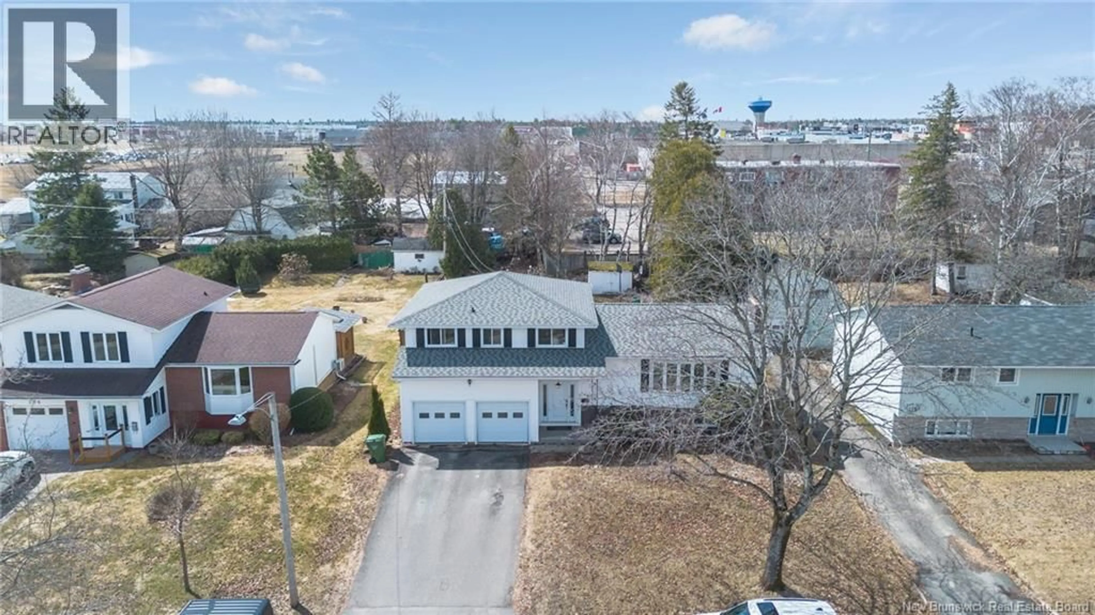 A pic from outside/outdoor area/front of a property/back of a property/a pic from drone, street for 186 WILLINGDON STREET, Fredericton New Brunswick E3B3A5