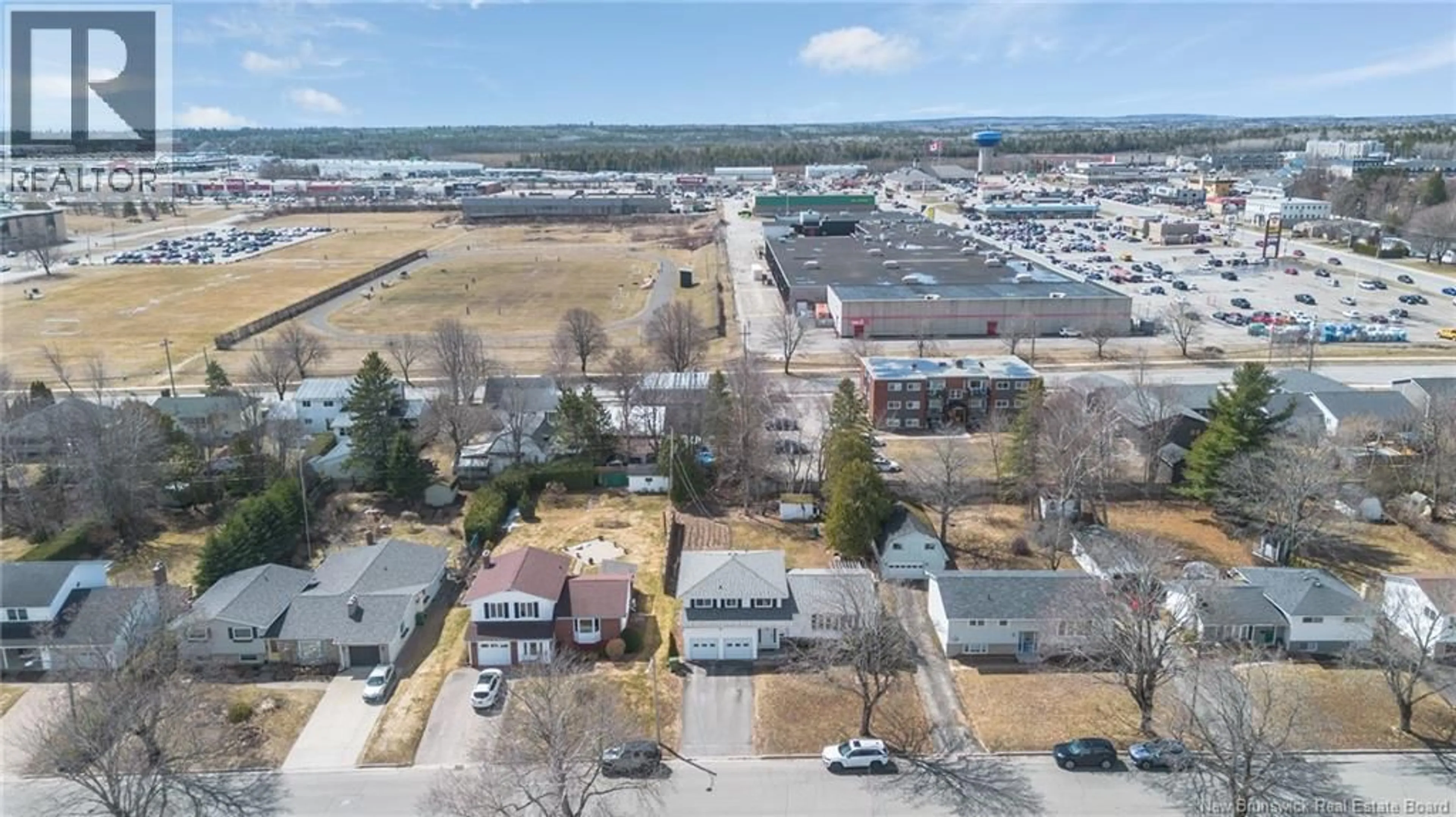 A pic from outside/outdoor area/front of a property/back of a property/a pic from drone, unknown for 186 WILLINGDON STREET, Fredericton New Brunswick E3B3A5