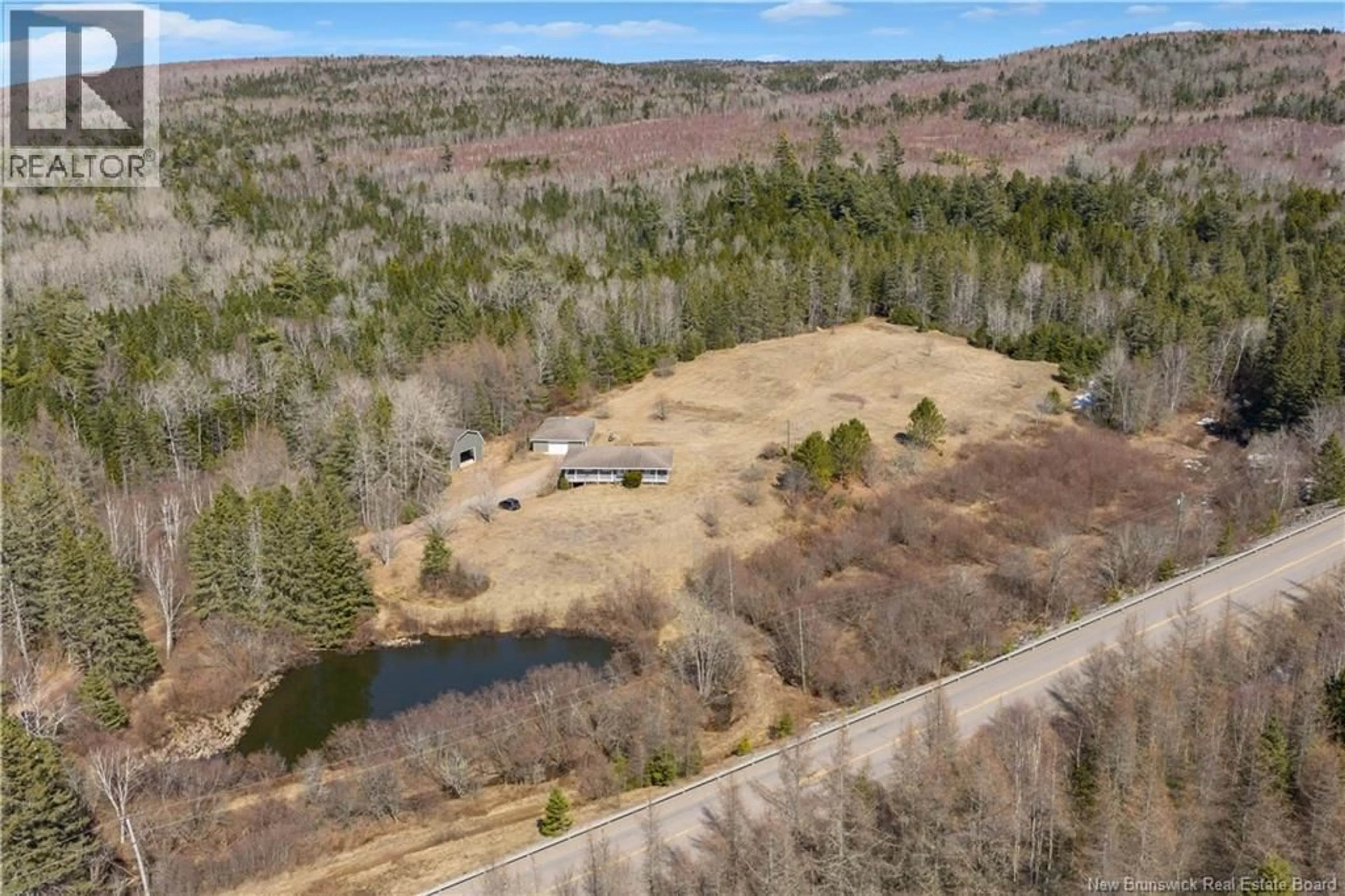 A pic from outside/outdoor area/front of a property/back of a property/a pic from drone, water/lake/river/ocean view for 949 ROUTE 865, Southfield New Brunswick E4E5P5