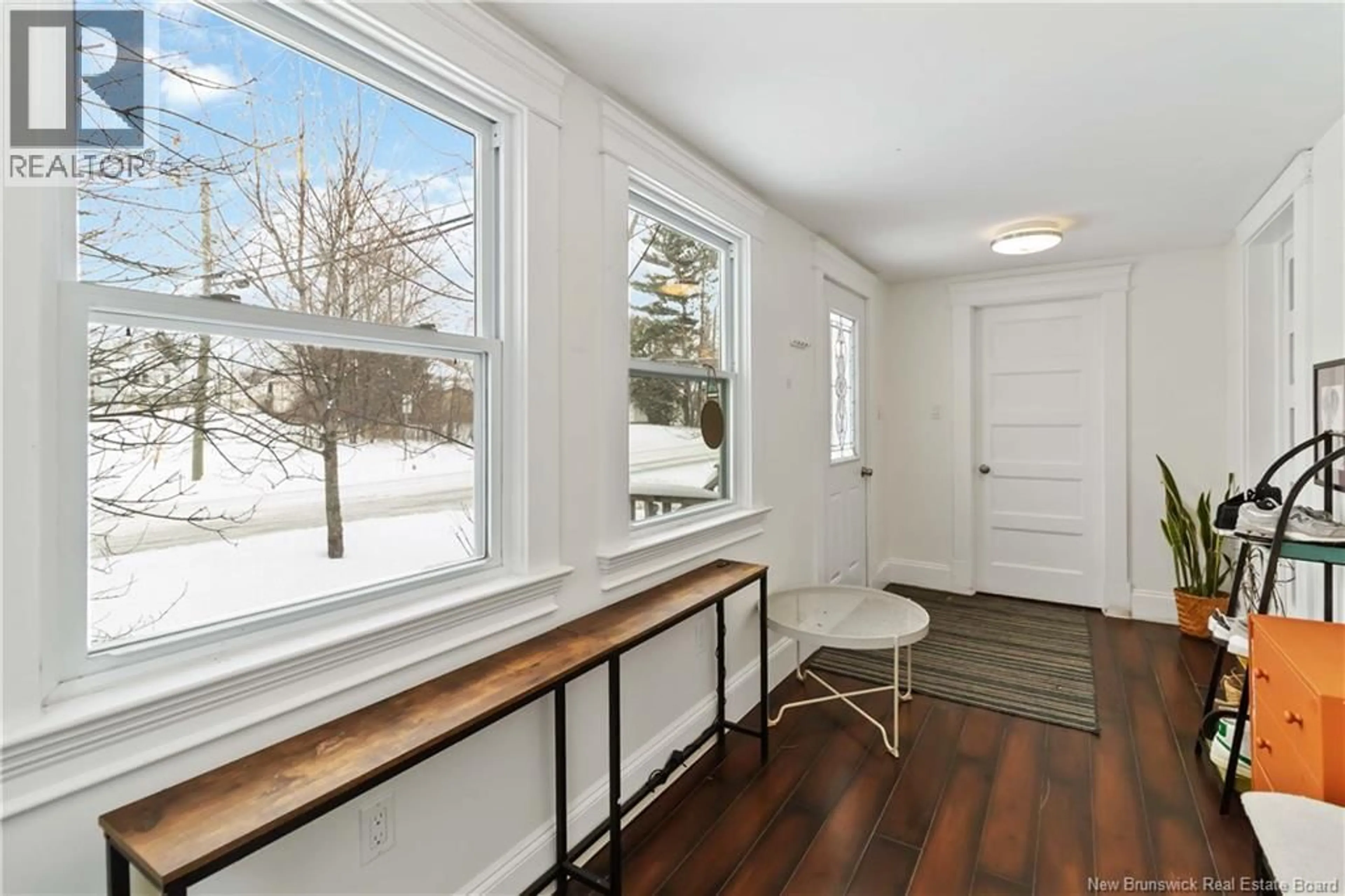 Indoor entryway for 114 PLEASANT STREET, Moncton New Brunswick E1A2V2