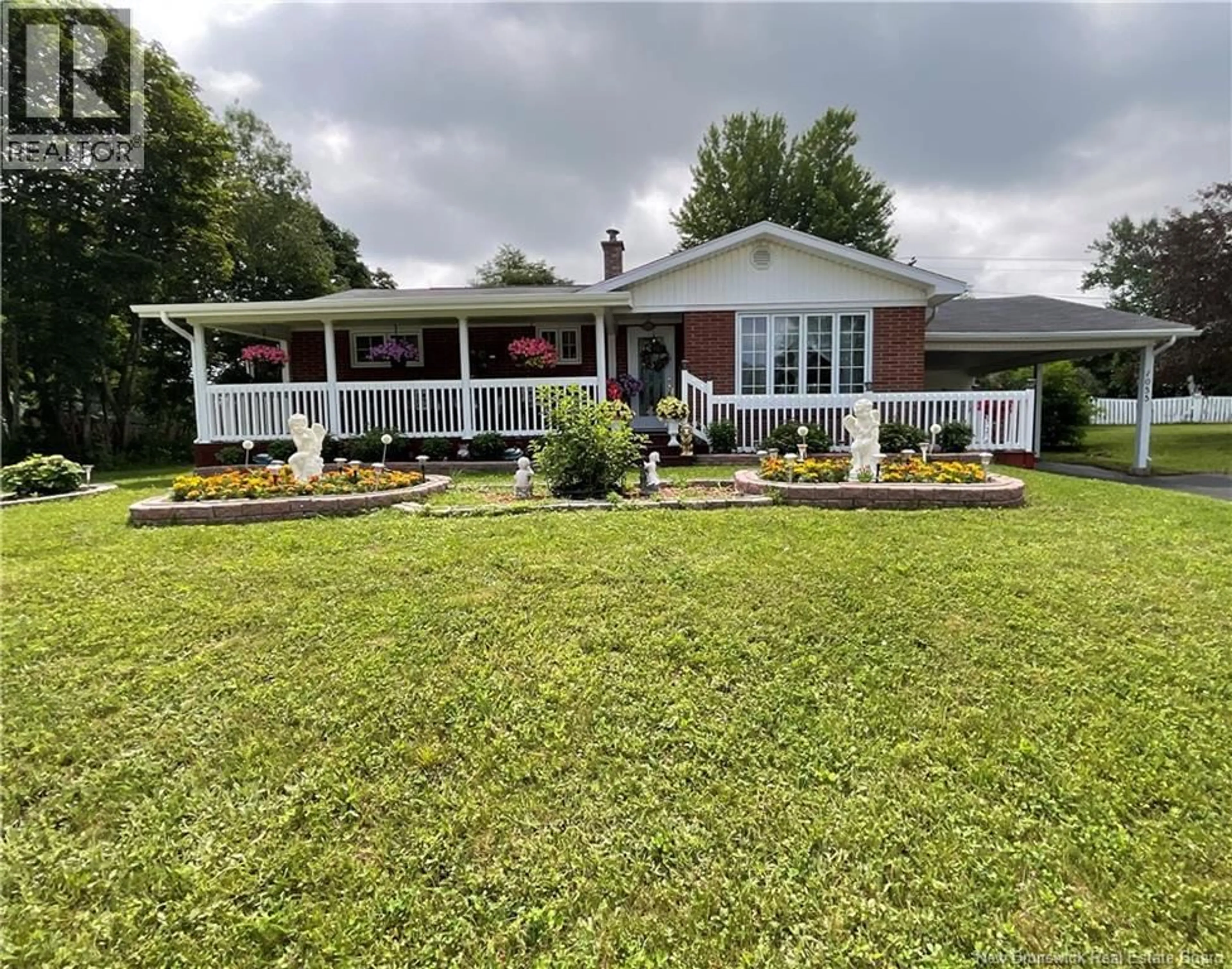 A pic from outside/outdoor area/front of a property/back of a property/a pic from drone, unknown for 1055 VANIER, Bathurst New Brunswick E2A3N4