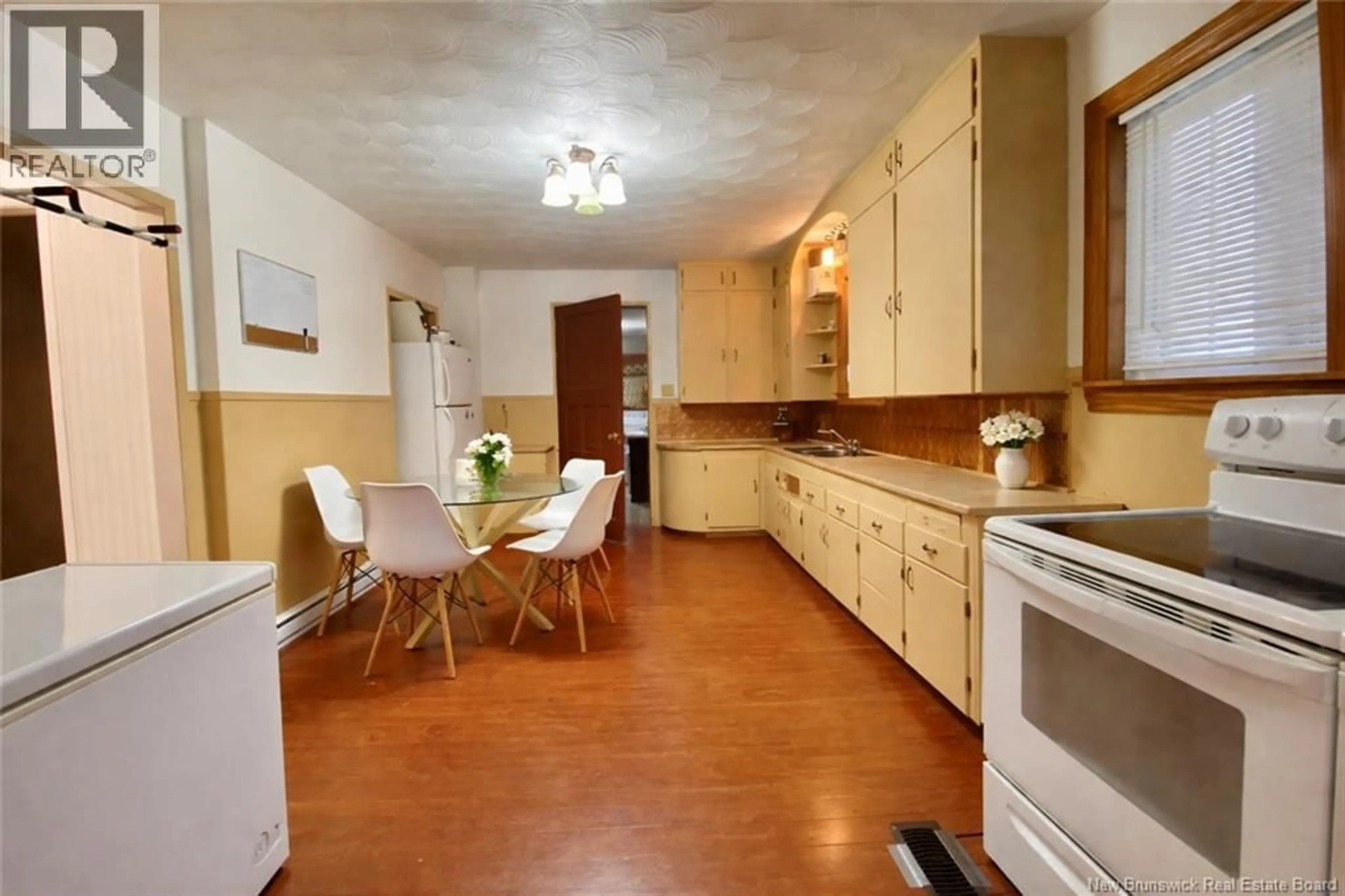 Standard kitchen, ceramic/tile floor for 25 LORETTE, Dieppe New Brunswick E1A2E8