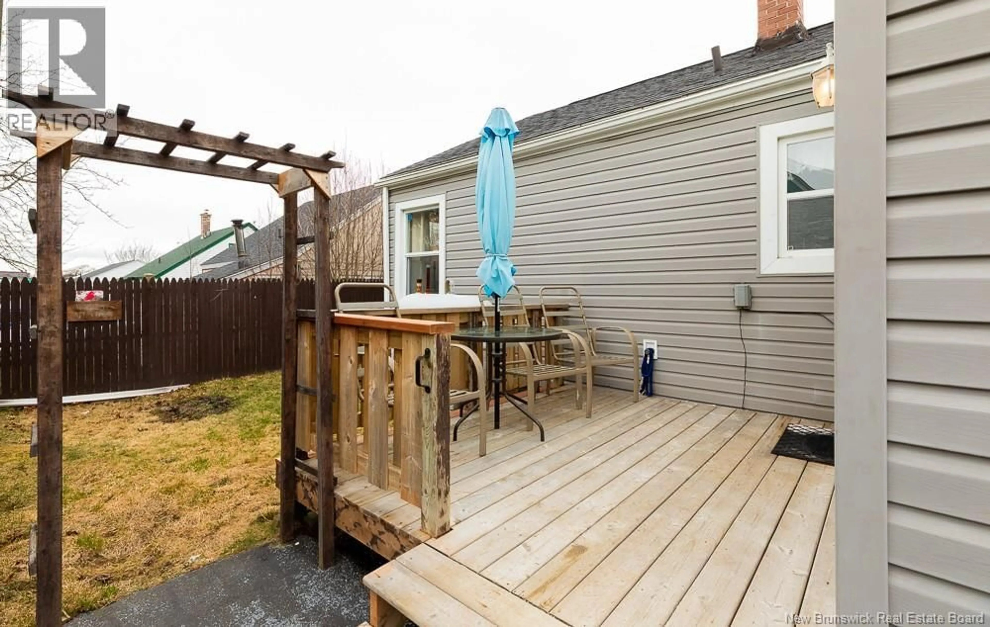 Patio, street for 275 MARKET PLACE, Saint John New Brunswick E2M1B8