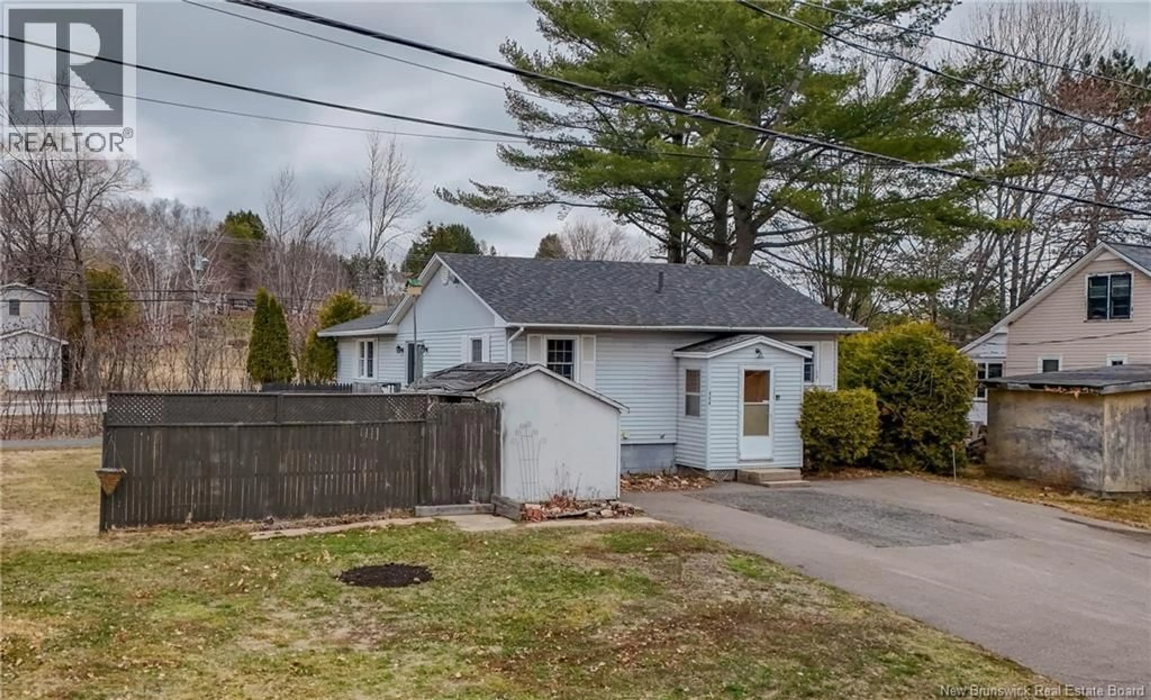 A pic from outside/outdoor area/front of a property/back of a property/a pic from drone, street for 155 PEARL STREET, Fredericton New Brunswick E3G7S5