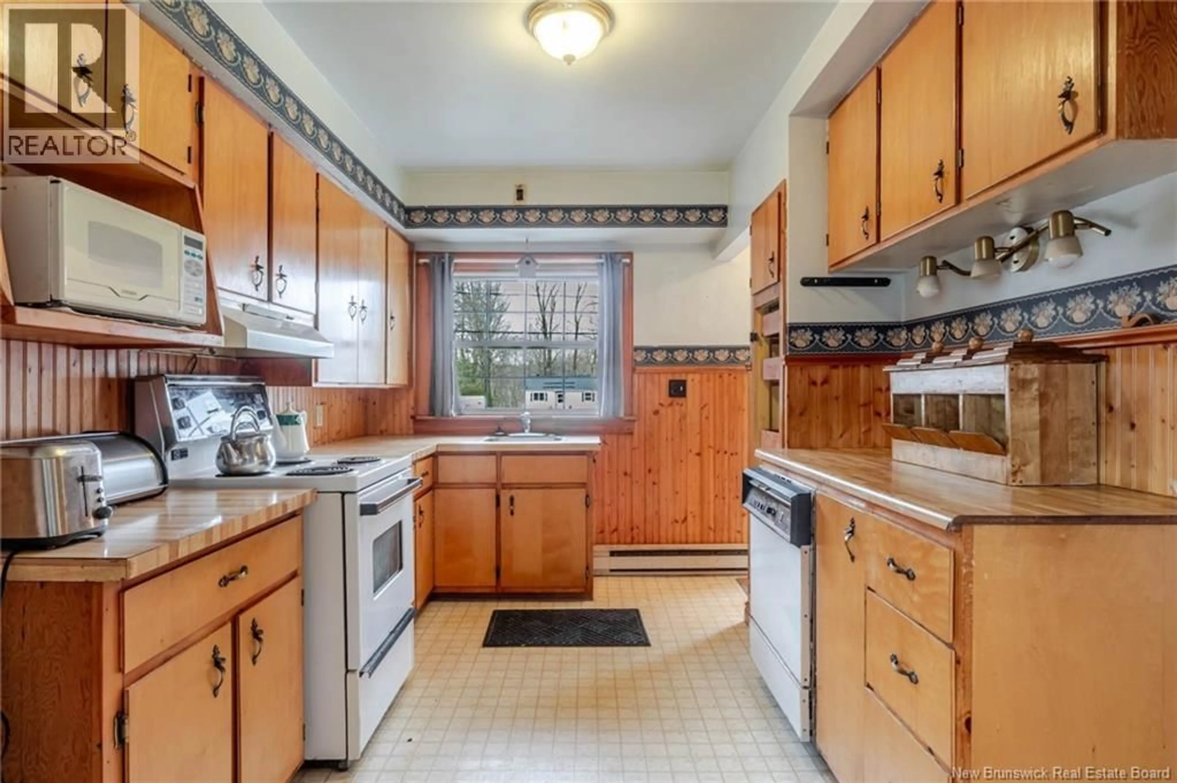 Standard kitchen, ceramic/tile floor for 155 PEARL STREET, Fredericton New Brunswick E3G7S5