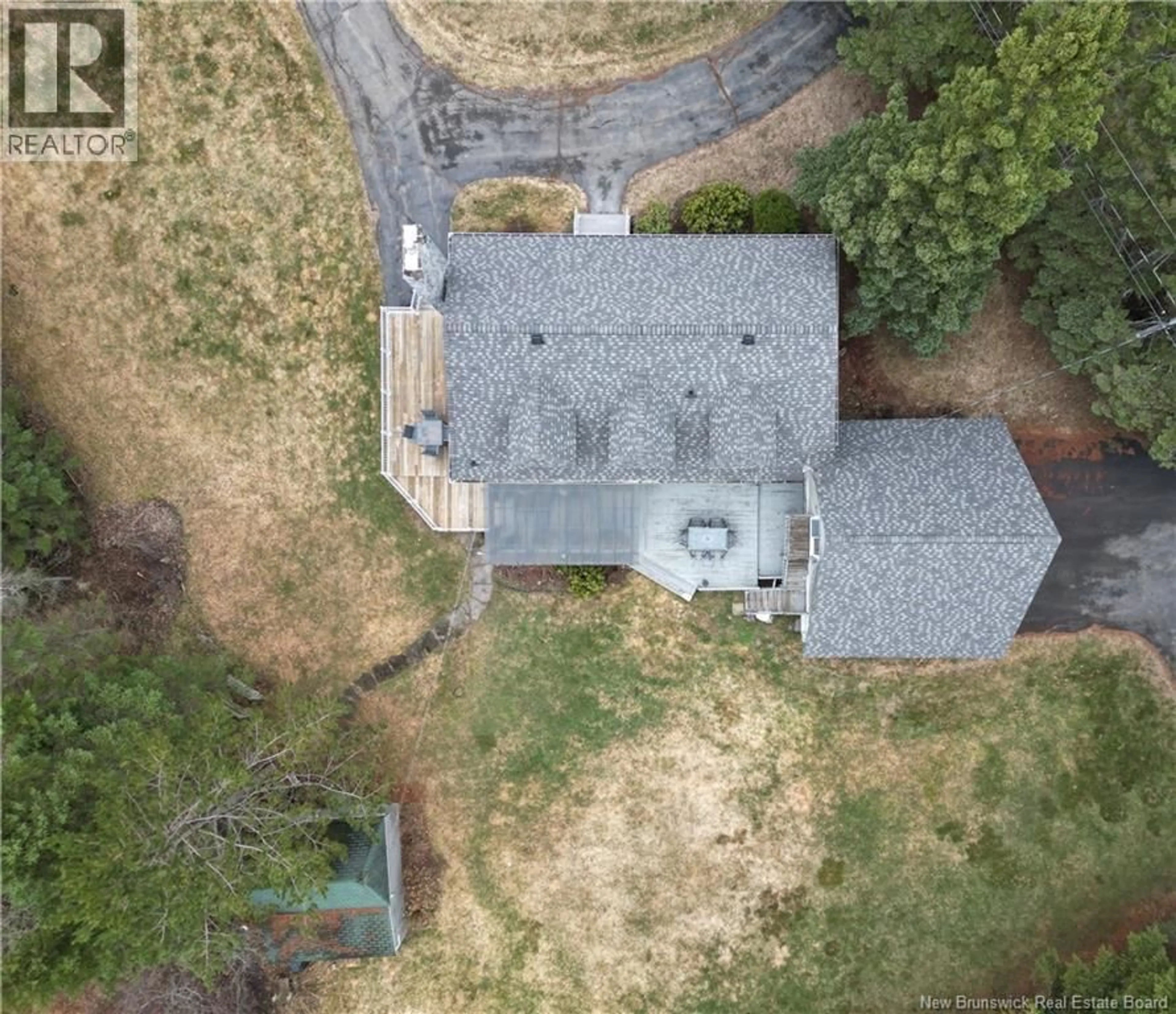 A pic from outside/outdoor area/front of a property/back of a property/a pic from drone, unknown for 38 CORNWALL ROAD, Shediac New Brunswick E4P1P1