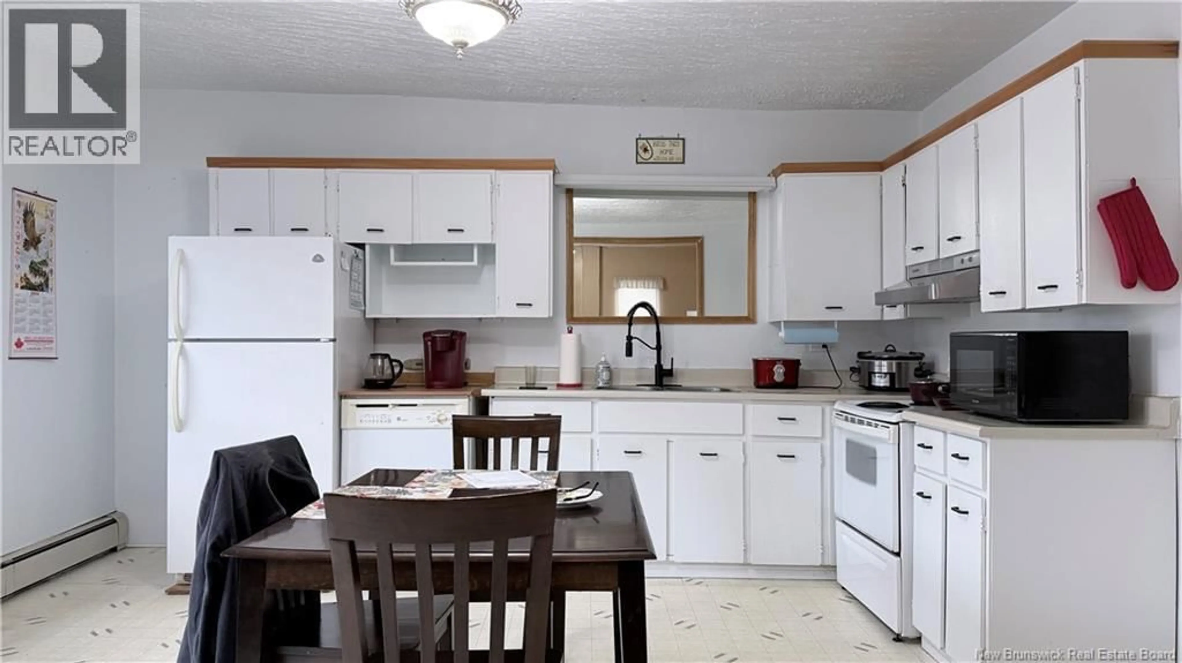 Standard kitchen, ceramic/tile floor for 794 SAINT FRANCOIS STREET, Edmundston New Brunswick E3V3W4