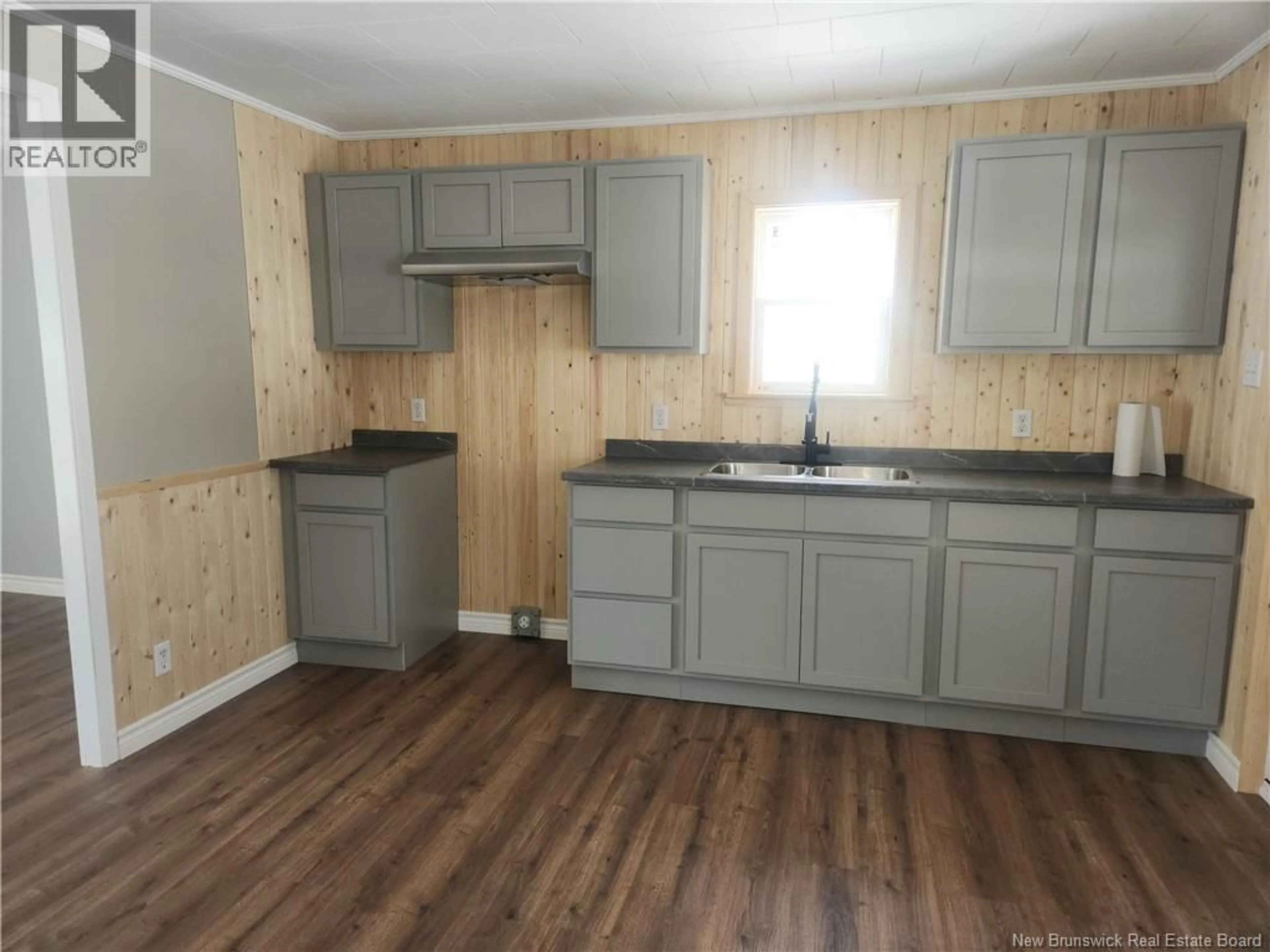 Standard kitchen, wood/laminate floor for 34 SCOUT STREET, Grand-Sault/Grand Falls New Brunswick E3Y1B1