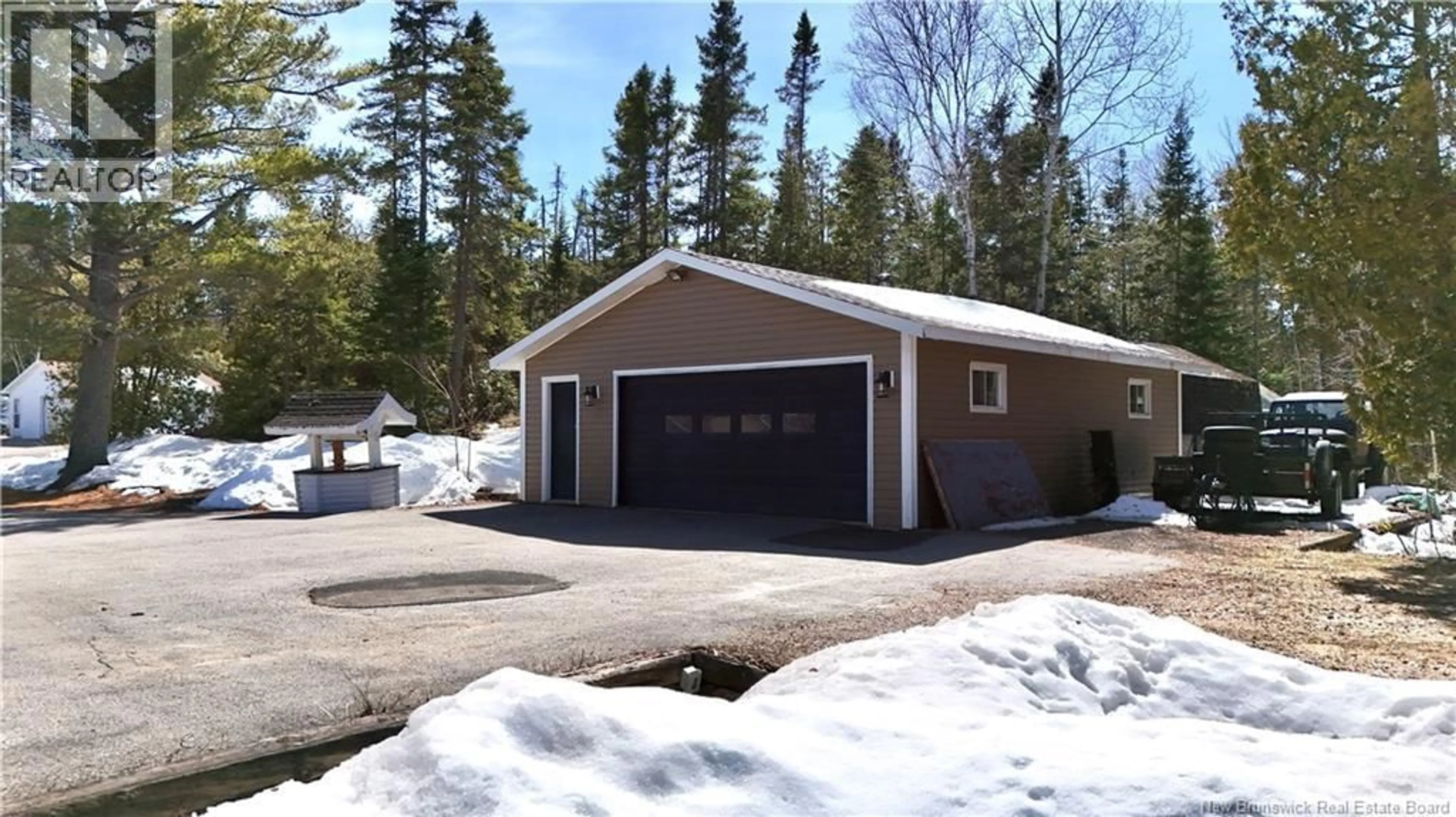 Indoor garage for 264 KENT LODGE, Beresford New Brunswick E8K1B8