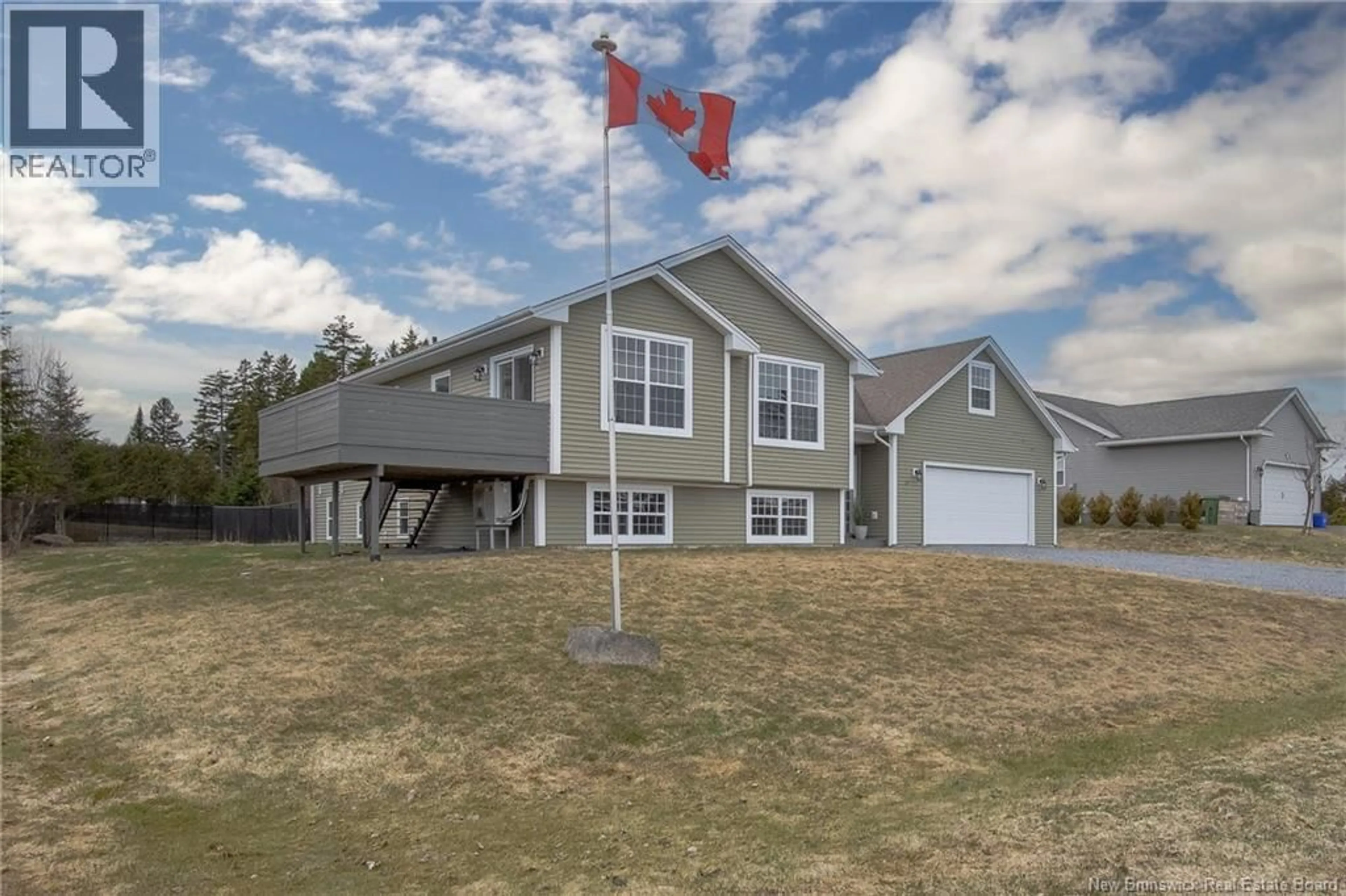 Home with vinyl exterior material, building for 27 JENKINS DRIVE, Quispamsis New Brunswick E2E0J6