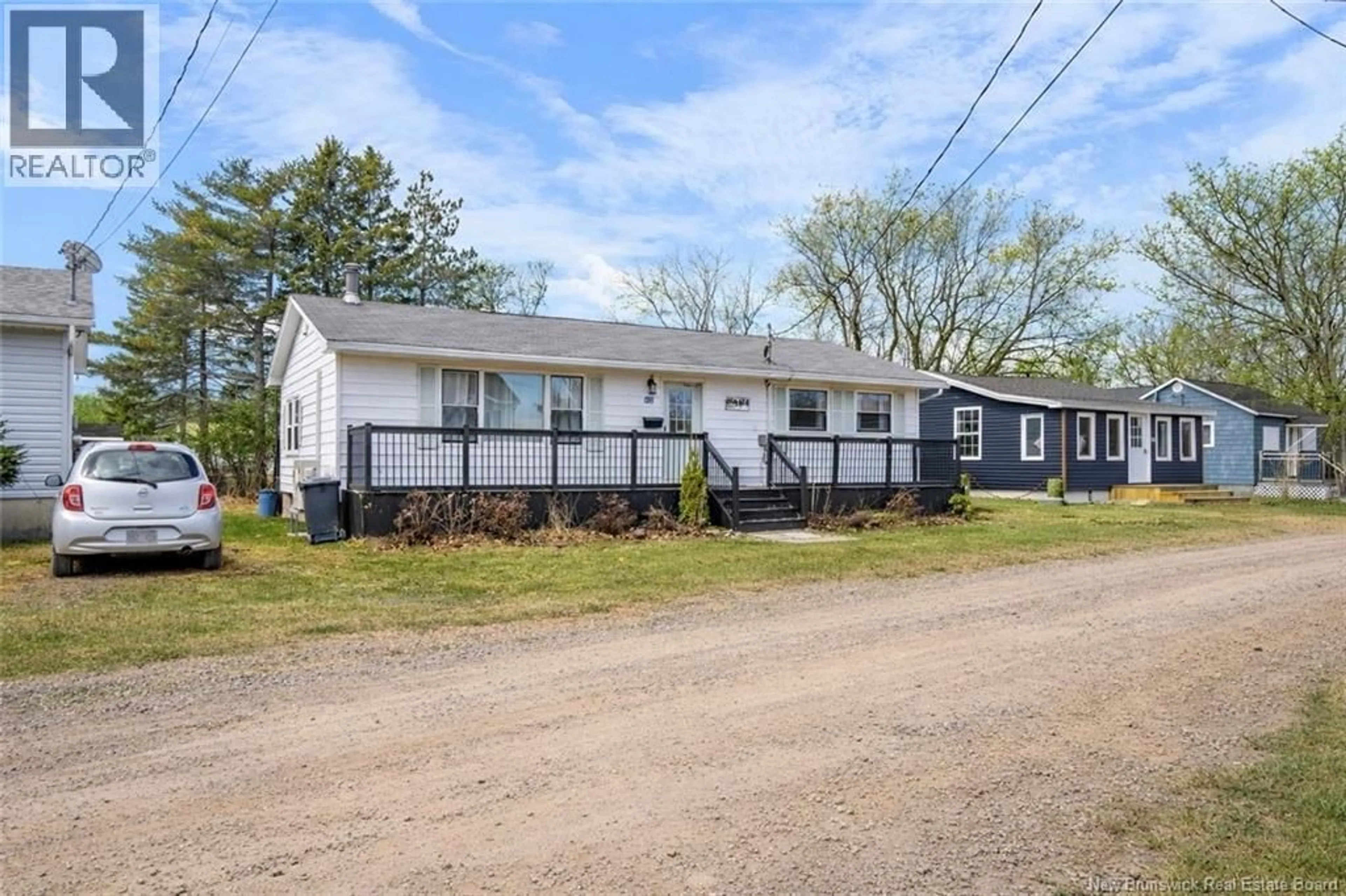 A pic from outside/outdoor area/front of a property/back of a property/a pic from drone, street for 60 THIRD AVENUE, Pointe-Du-Chêne New Brunswick E4P5H8