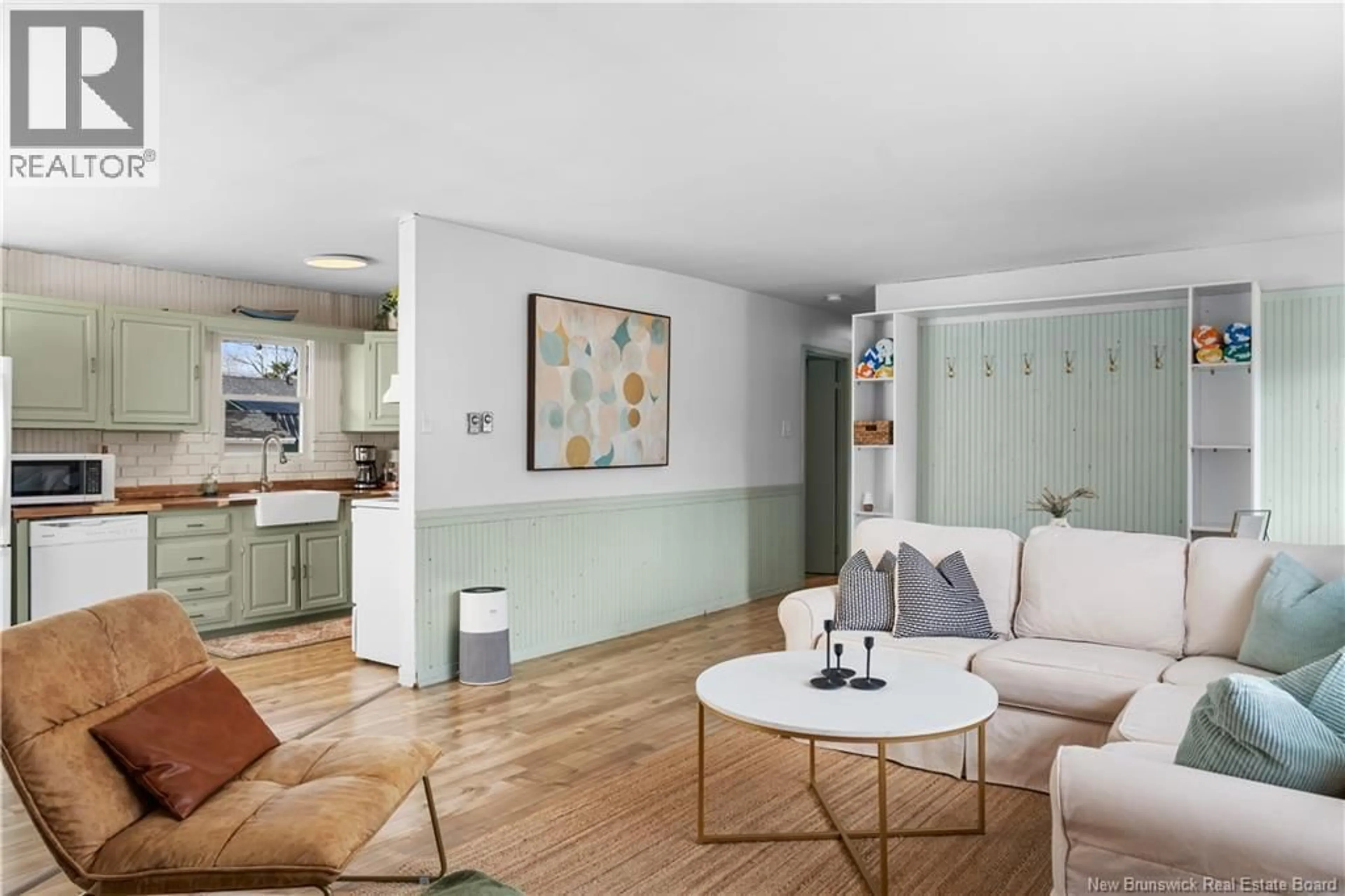 Living room with furniture, unknown for 60 THIRD AVENUE, Pointe-Du-Chêne New Brunswick E4P5H8