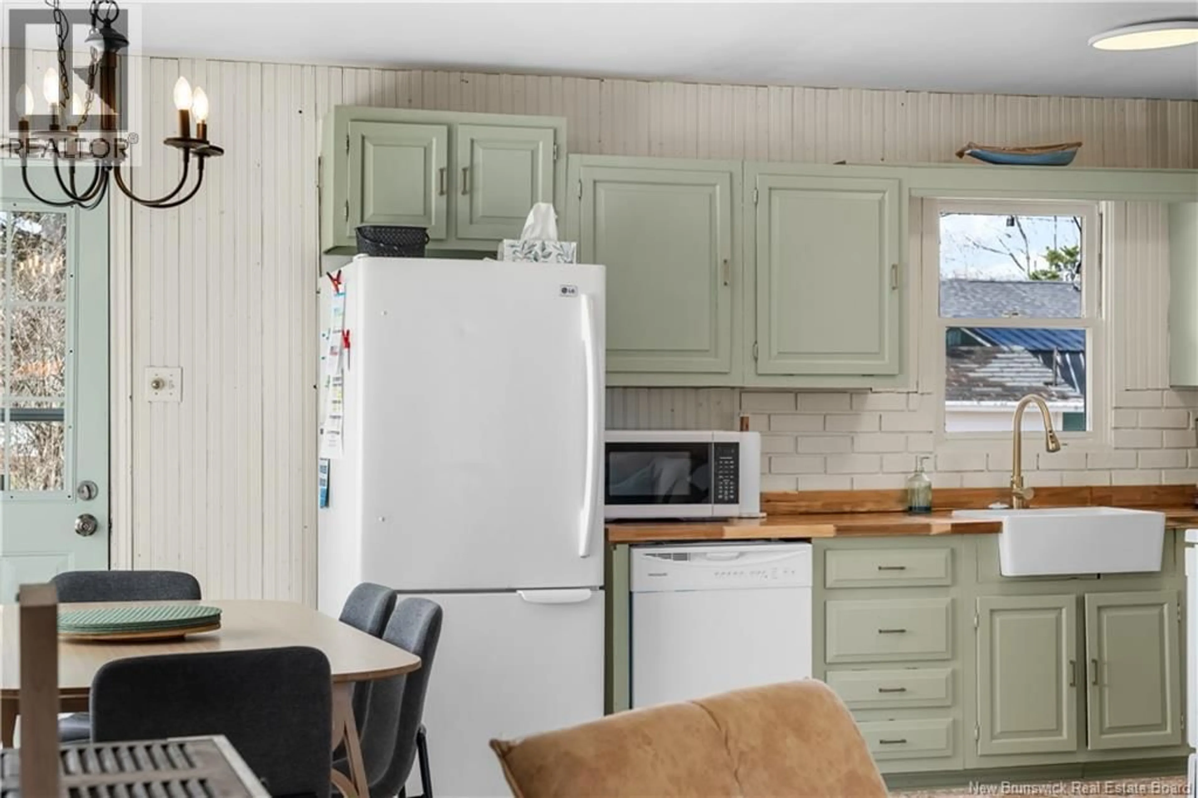 Standard kitchen, unknown for 60 THIRD AVENUE, Pointe-Du-Chêne New Brunswick E4P5H8