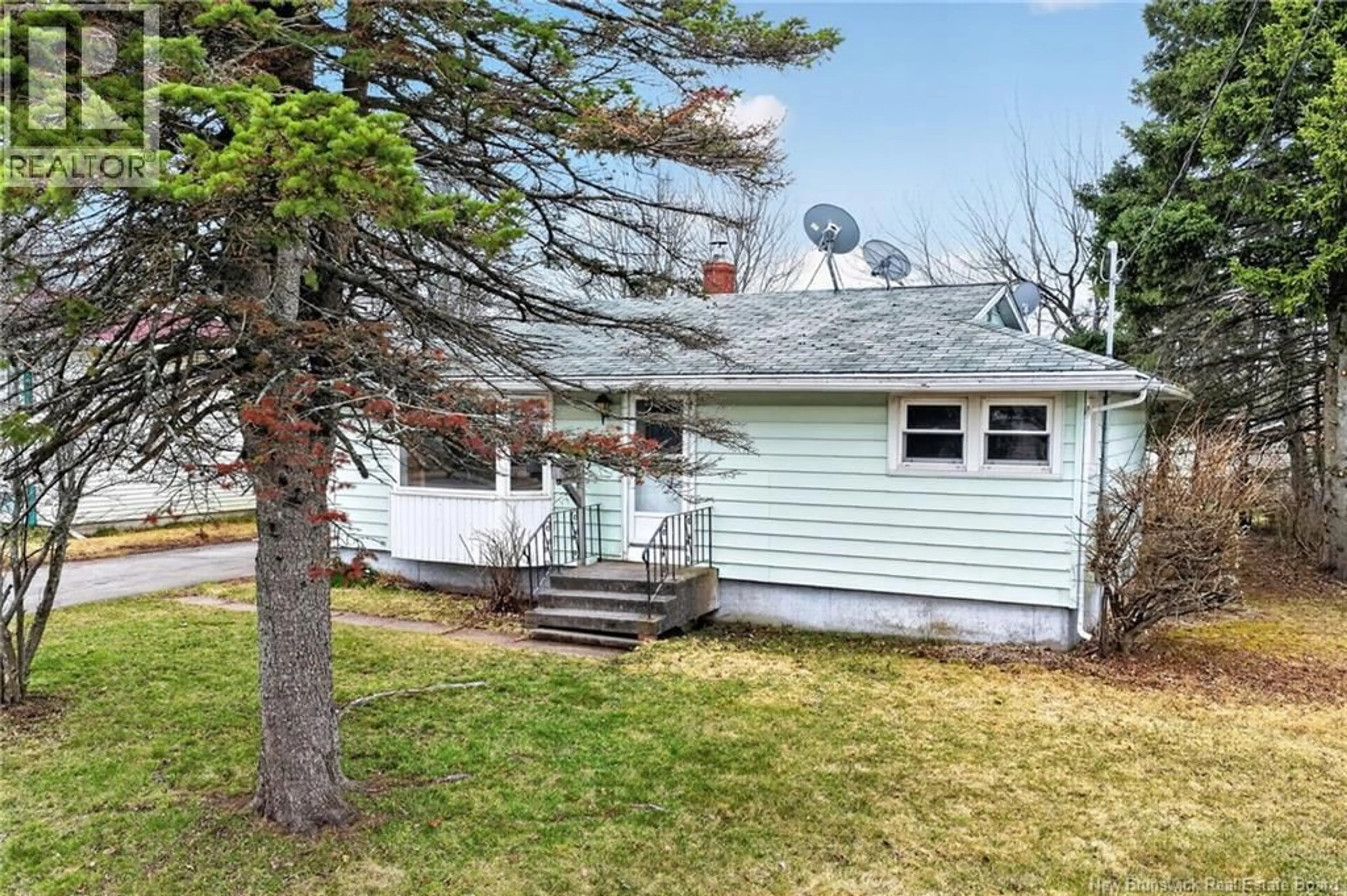 Home with vinyl exterior material, street for 221 BUCKINGHAM AVENUE, Riverview New Brunswick E1B2N6