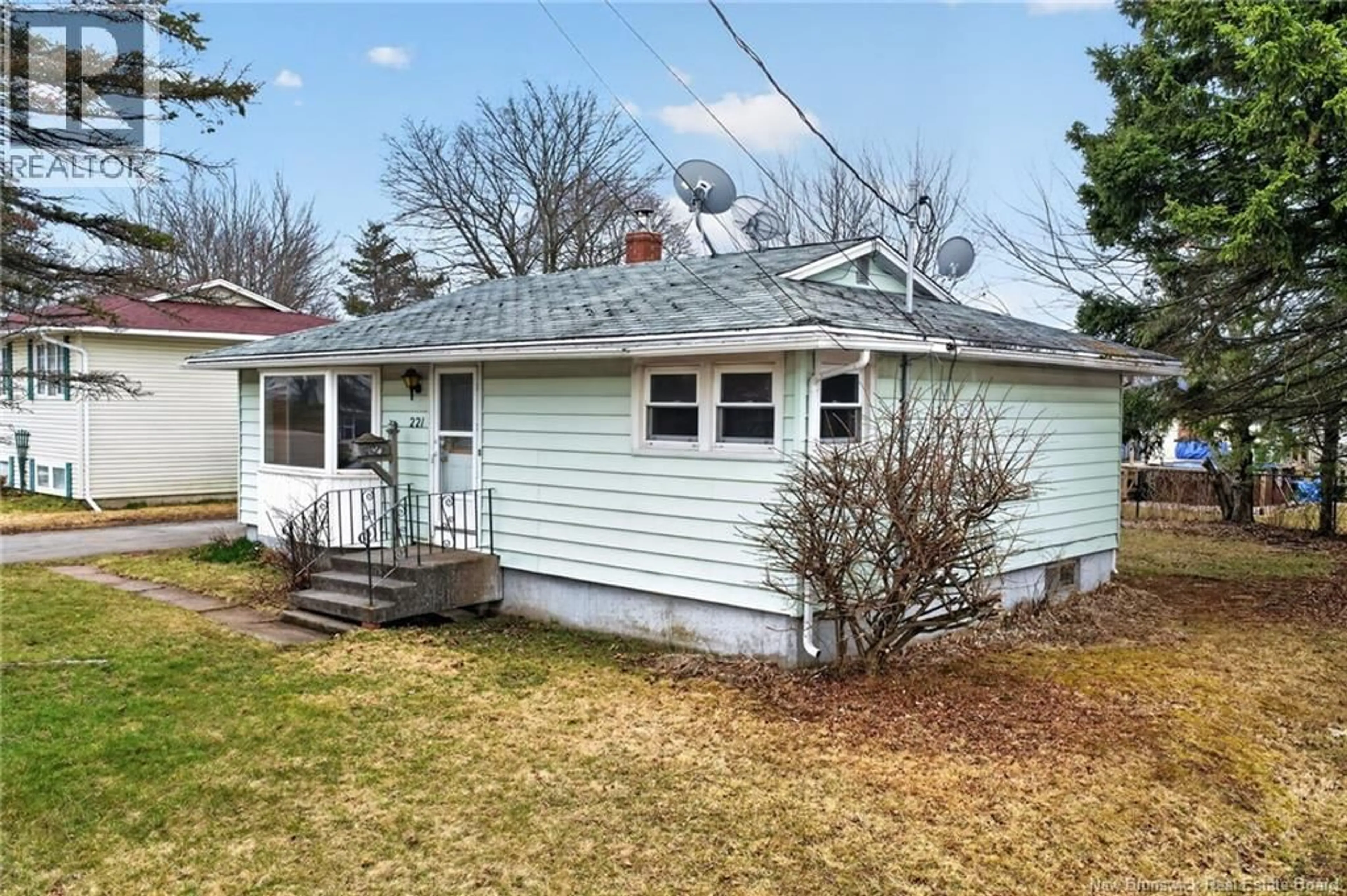 Home with vinyl exterior material, street for 221 BUCKINGHAM AVENUE, Riverview New Brunswick E1B2N6