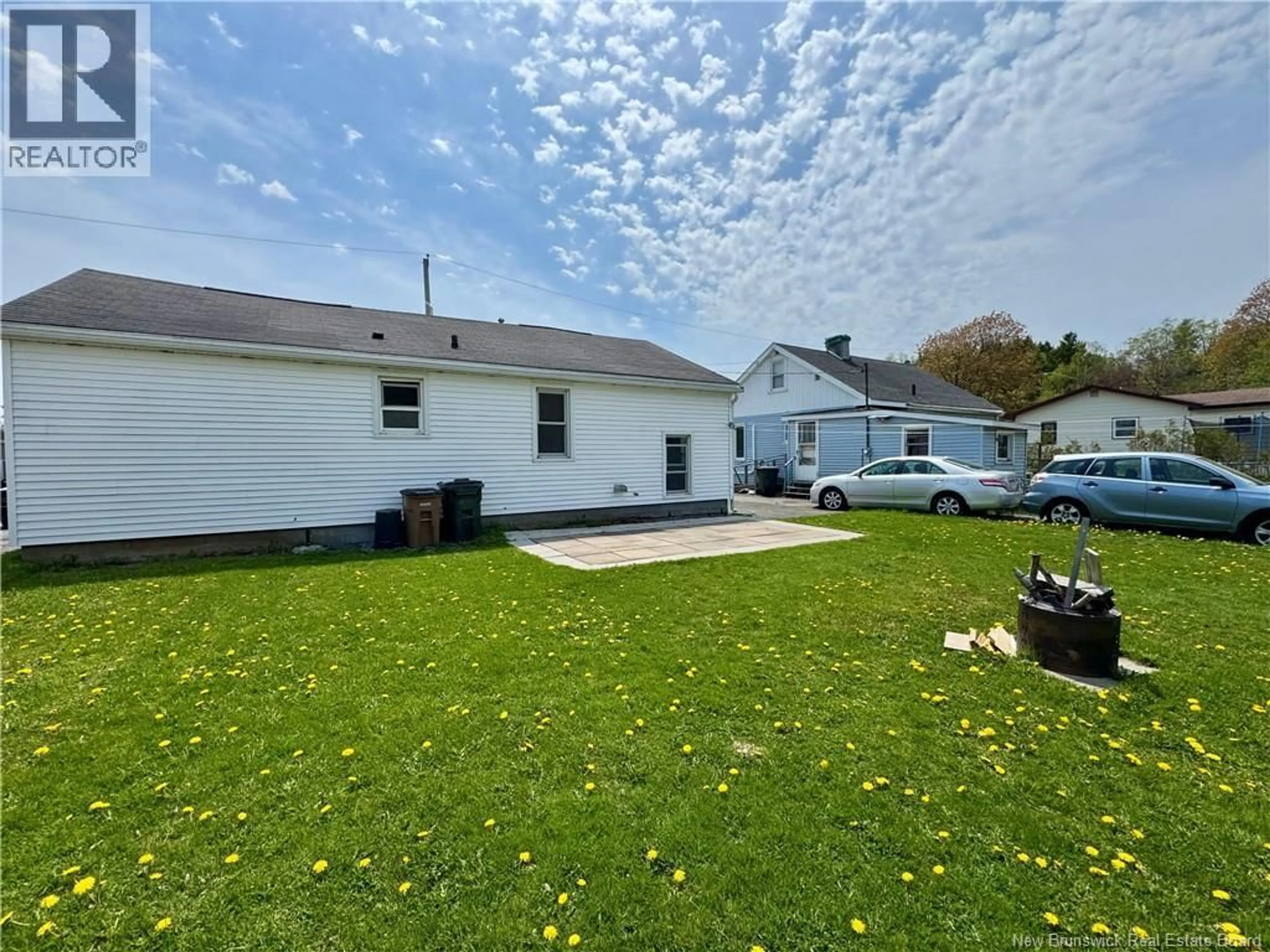 A pic from outside/outdoor area/front of a property/back of a property/a pic from drone, street for 281 SIMPSON DRIVE, Saint John New Brunswick E2H2C8