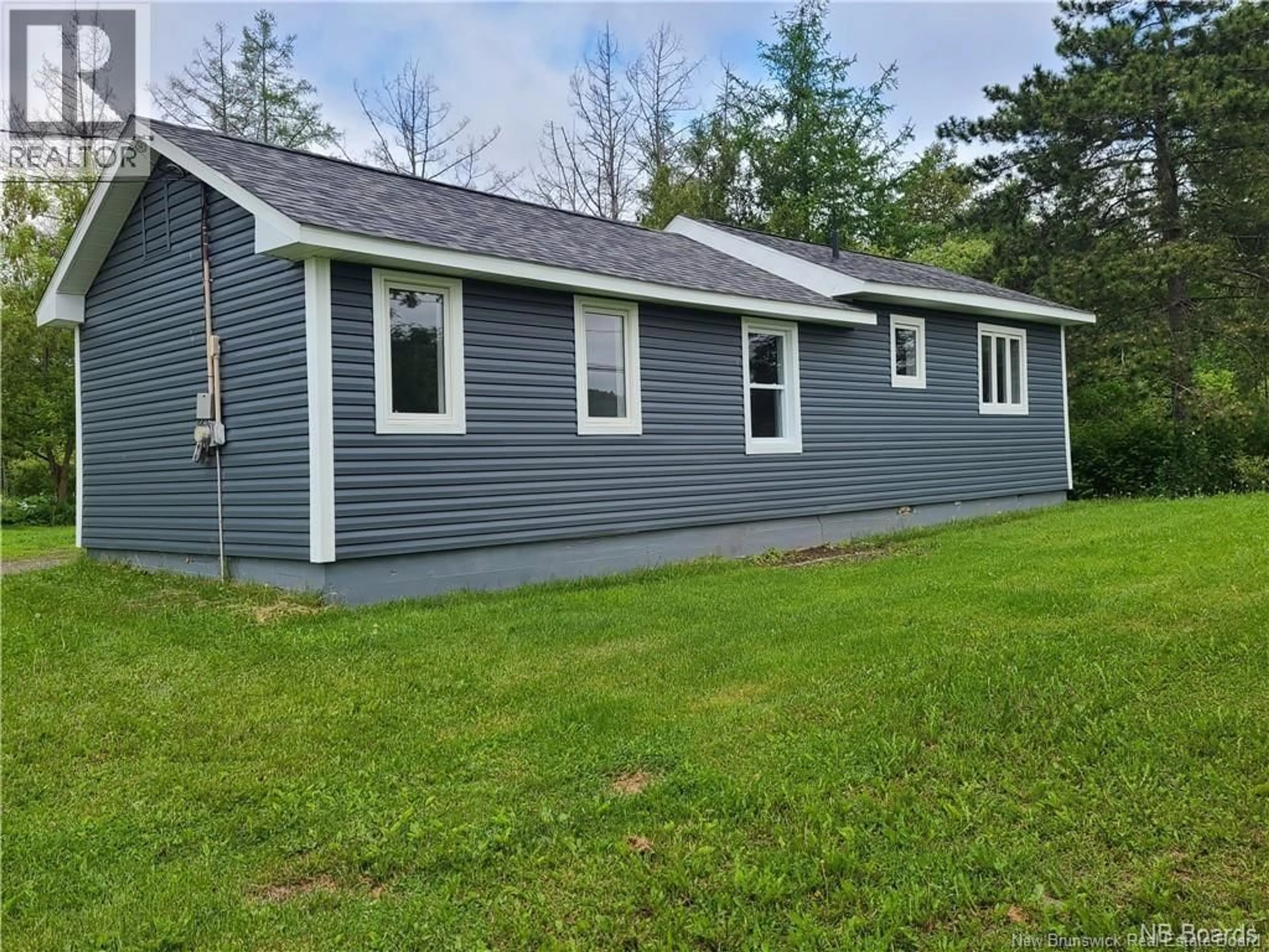 Home with vinyl exterior material, building for 317 MAIN STREET, Aroostook New Brunswick E3Z2G2