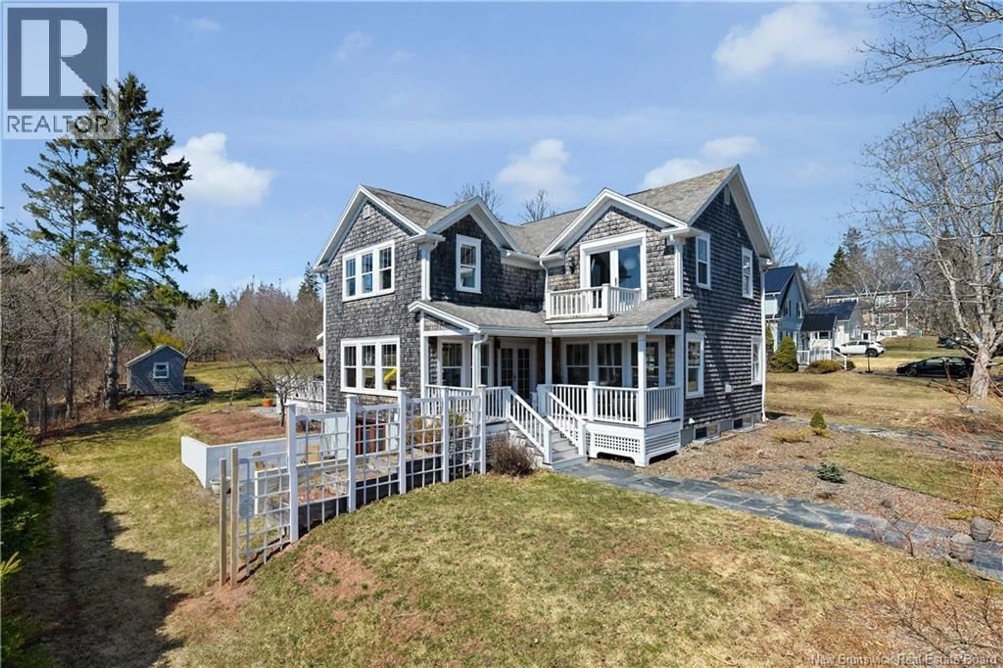 A pic from outside/outdoor area/front of a property/back of a property/a pic from drone, building for 48 CHARLES STREET, Saint Andrews New Brunswick E5B2J2