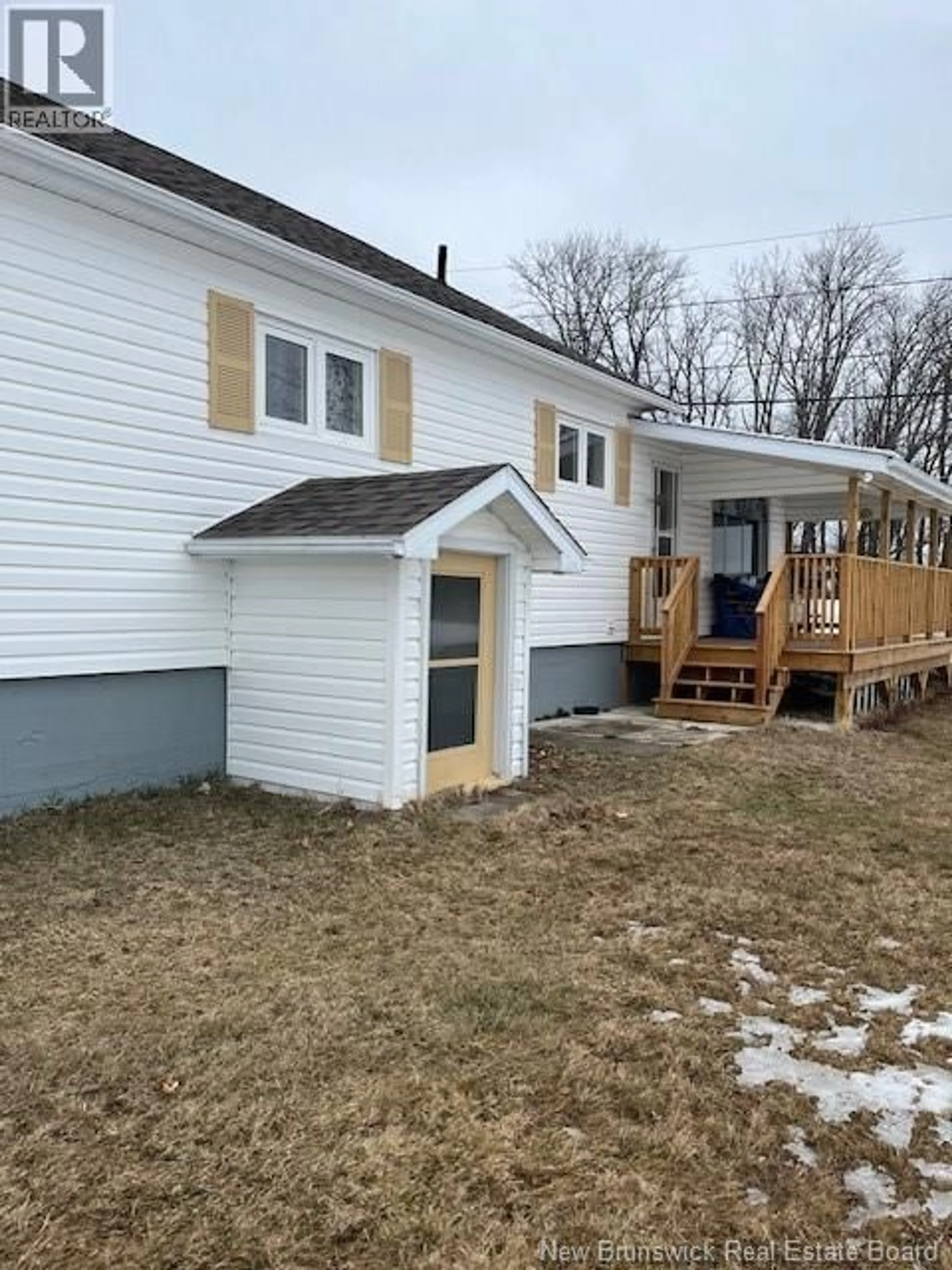 Home with vinyl exterior material, unknown for 1120 DES PIONNIERS AVENUE, Balmoral New Brunswick E8E1B5