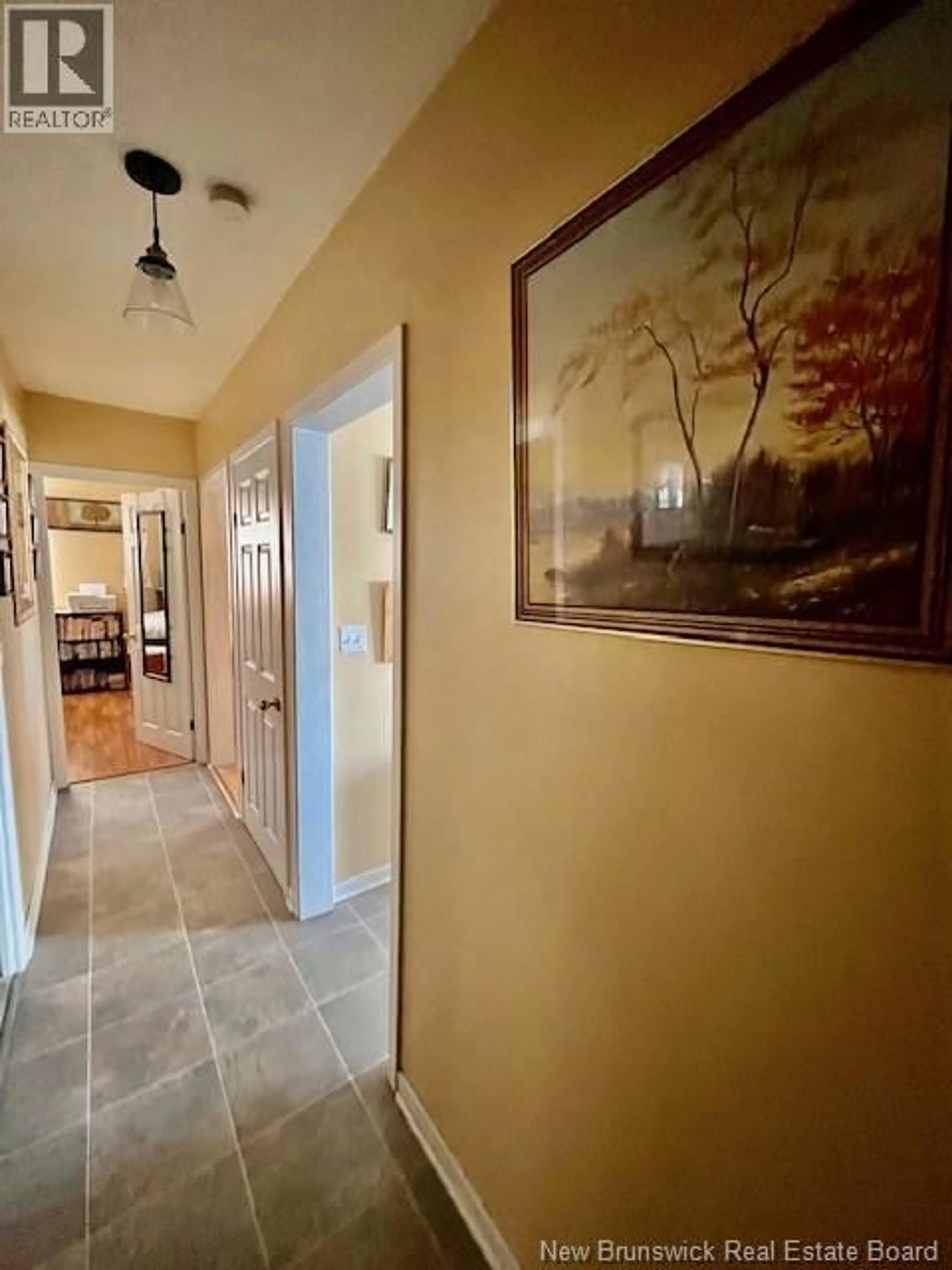 Indoor entryway for 1120 DES PIONNIERS AVENUE, Balmoral New Brunswick E8E1B5