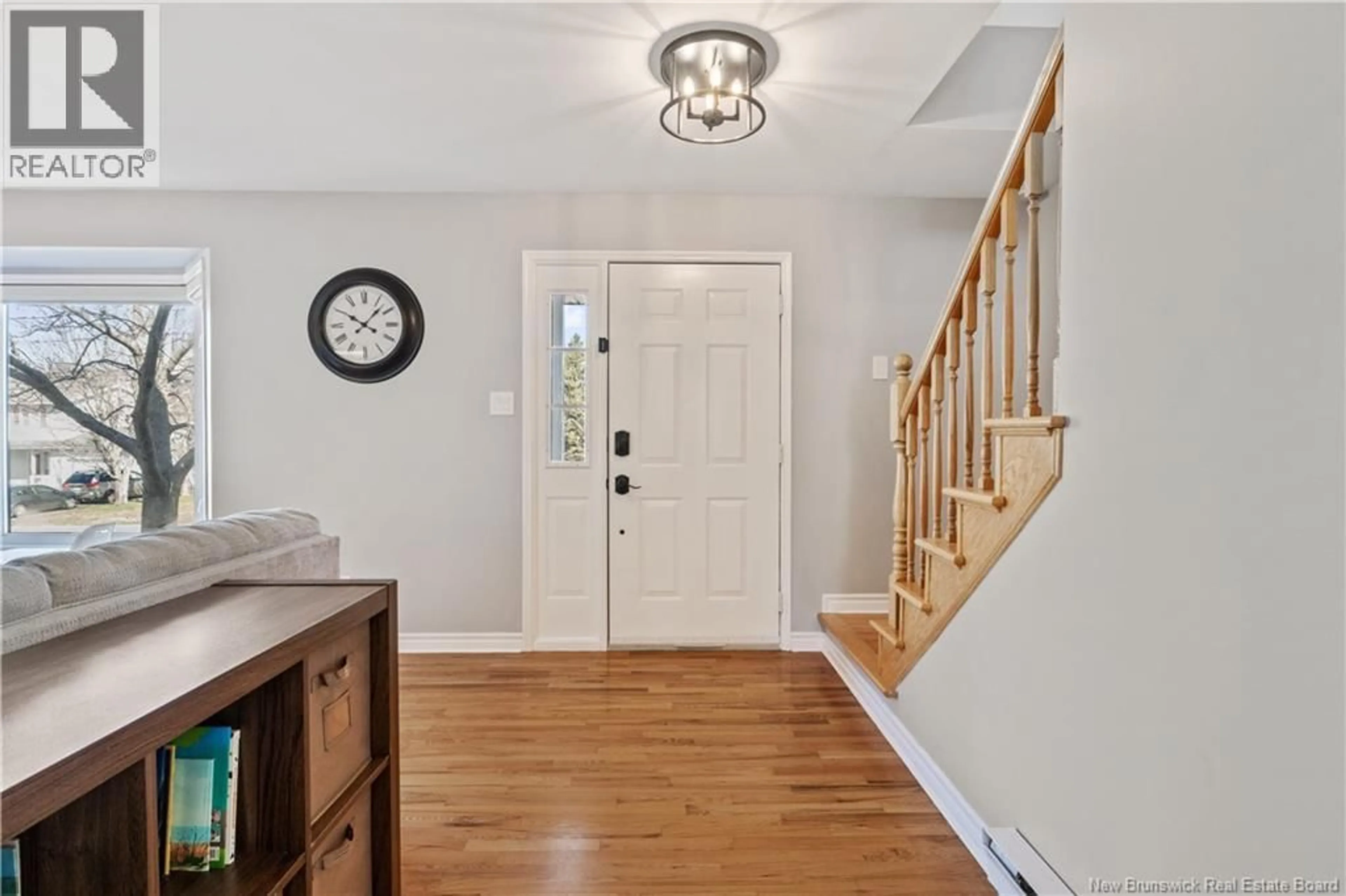 Indoor entryway for 24 AMAND, Dieppe New Brunswick E1A6R9