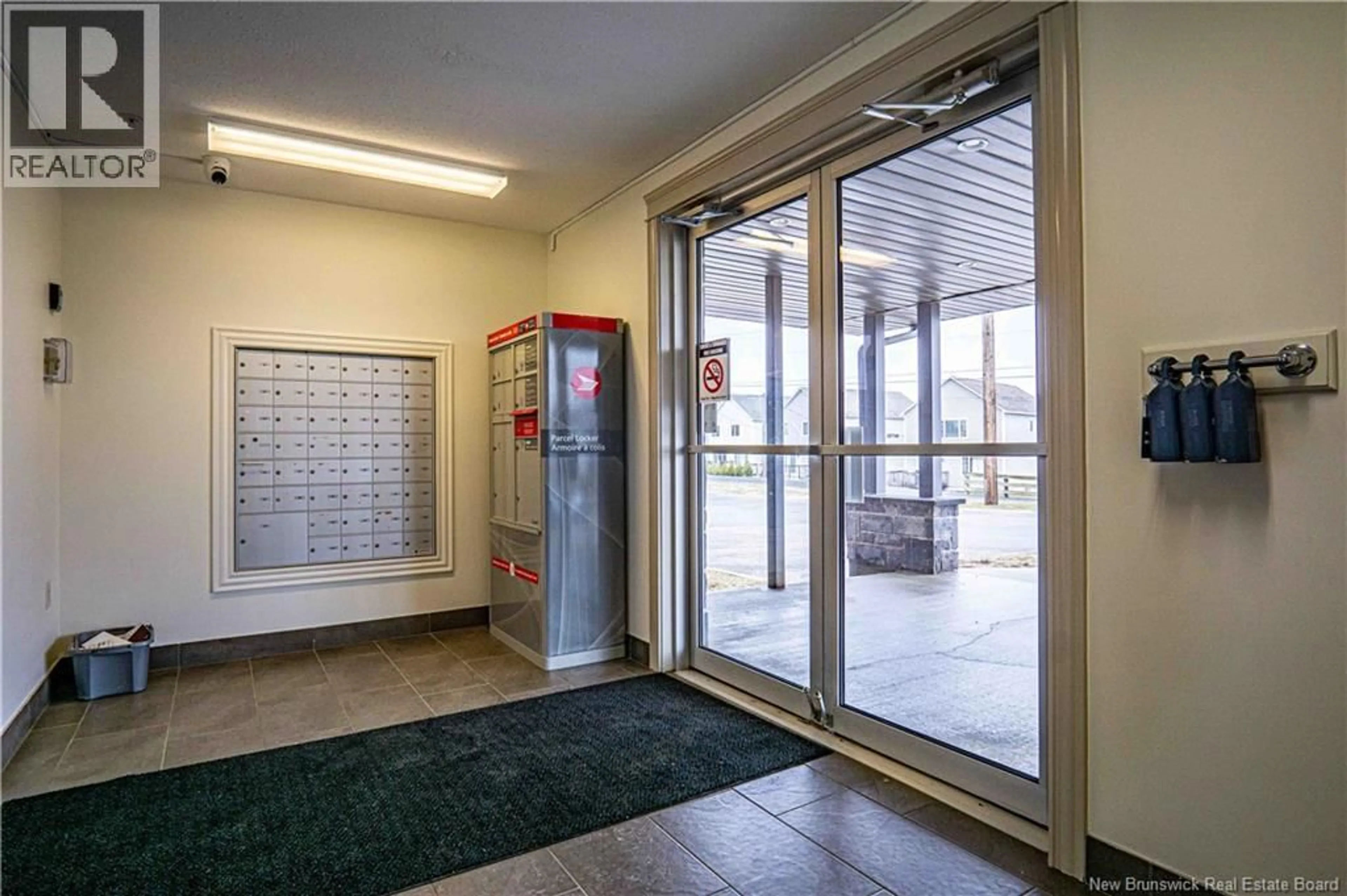 Indoor foyer for 439 - 155 LIAN STREET, Fredericton New Brunswick E3C0L9